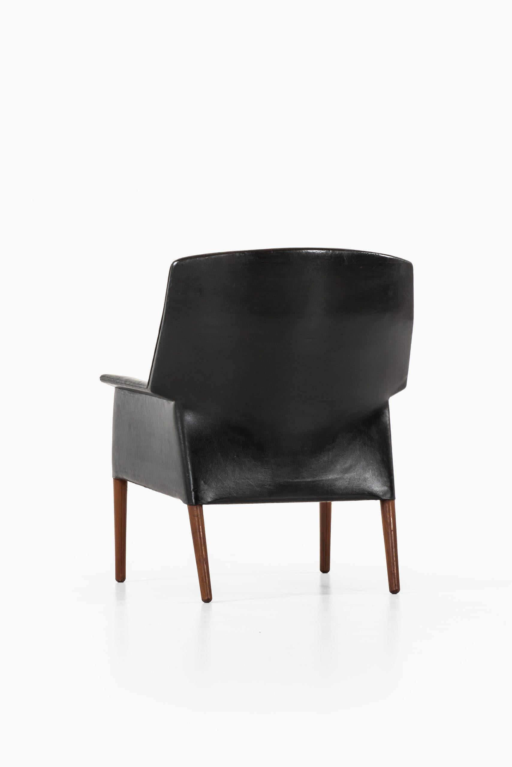 Leather Aksel Bender Madsen & Ejner Larsen Easy Chair by Cabinetmaker Willy Beck For Sale