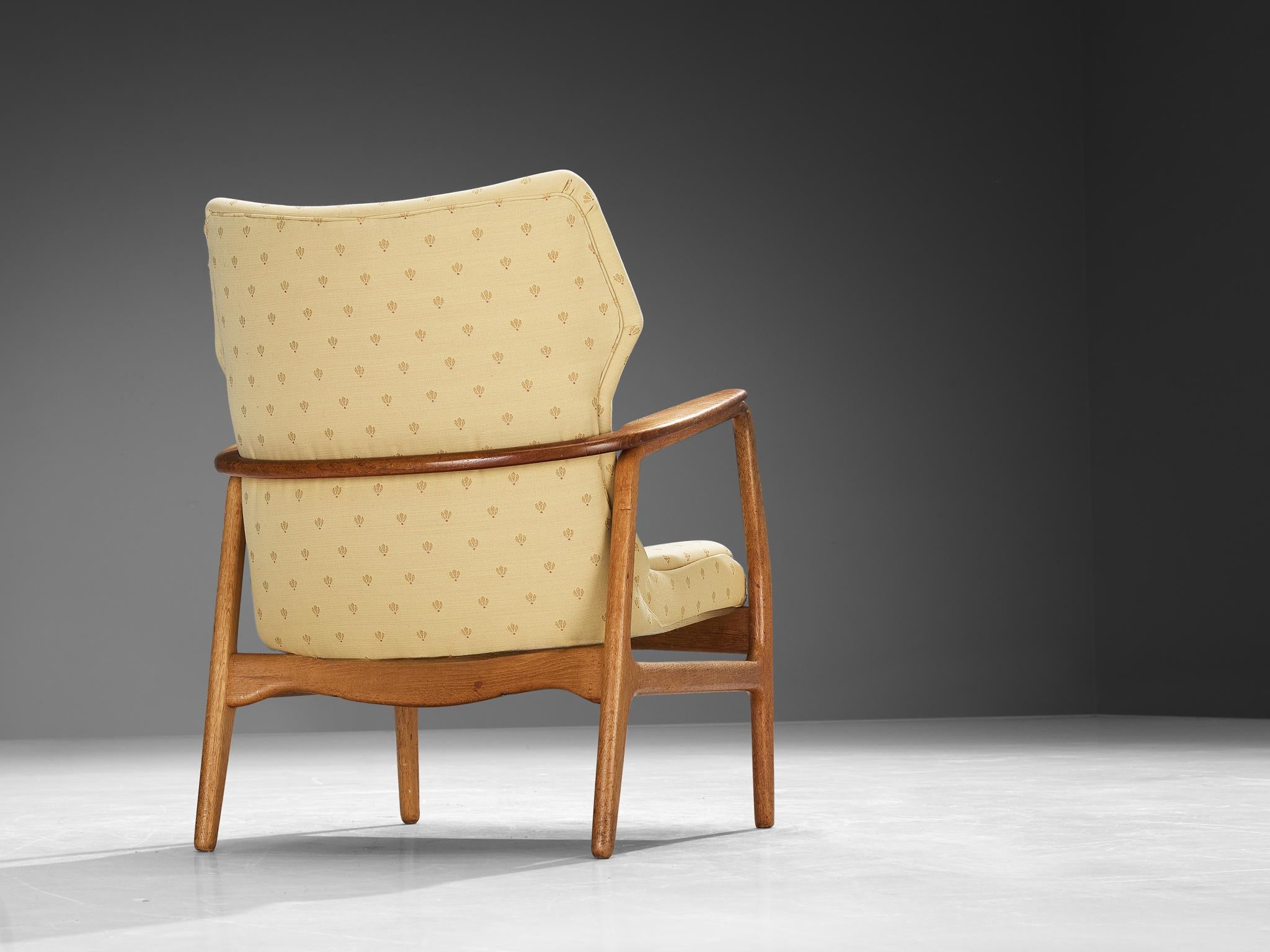 Aksel Bender Madsen for Bovenkamp Lounge Chair in Oak and Yellow Upholstery In Good Condition In Waalwijk, NL