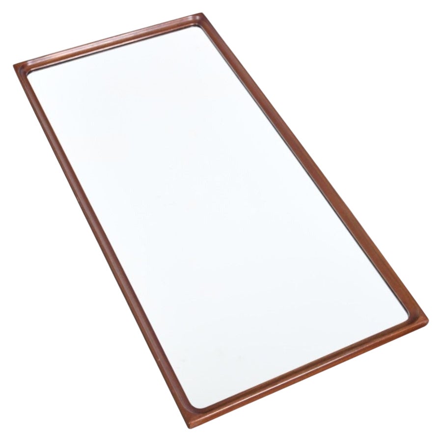 Espejo de pared con marco de teca Aksel Kjaersgaard en venta