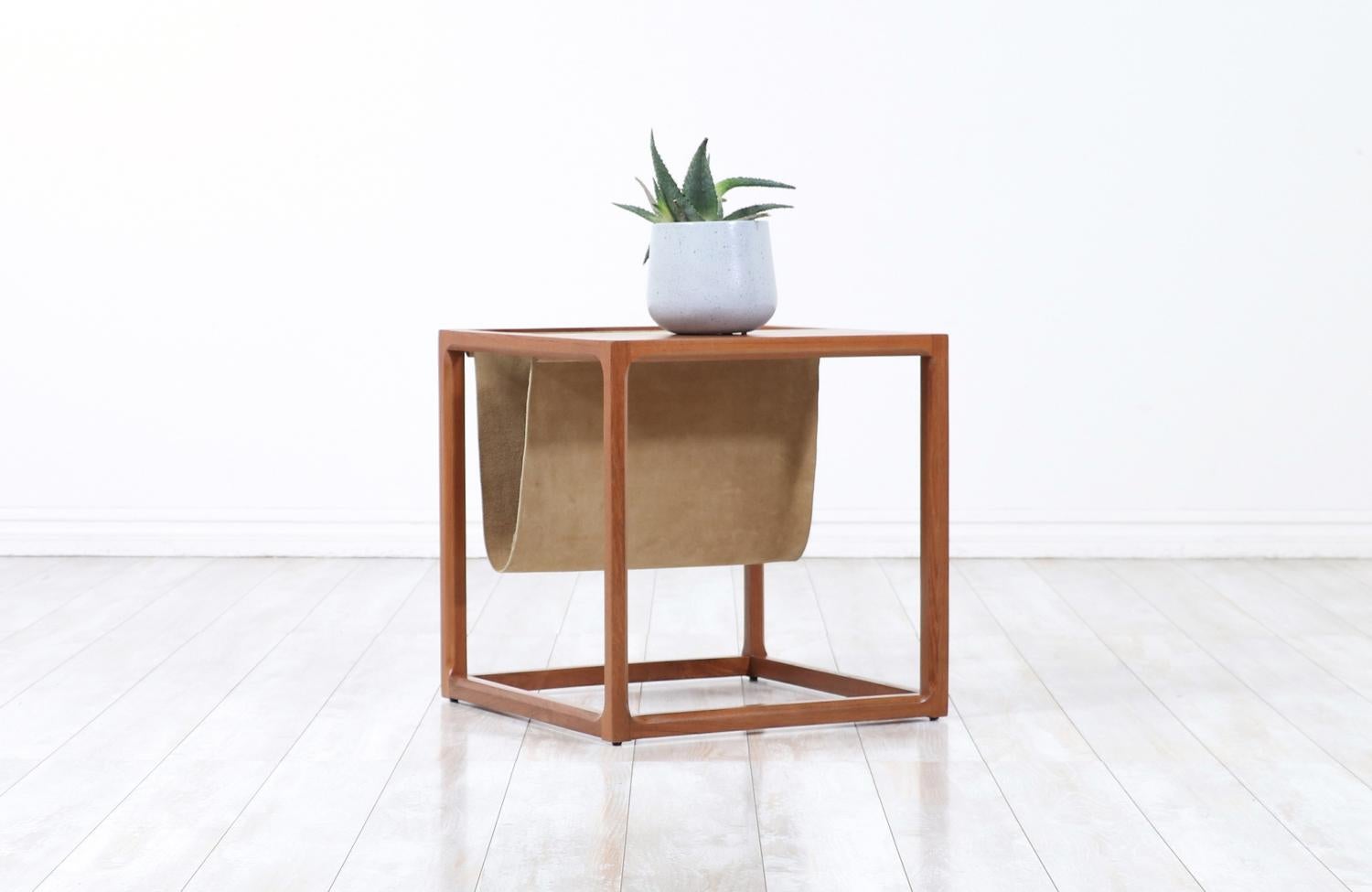 Aksel Kjersgaard Teak Side Table with Magazine Leather Pouch In Excellent Condition For Sale In Los Angeles, CA