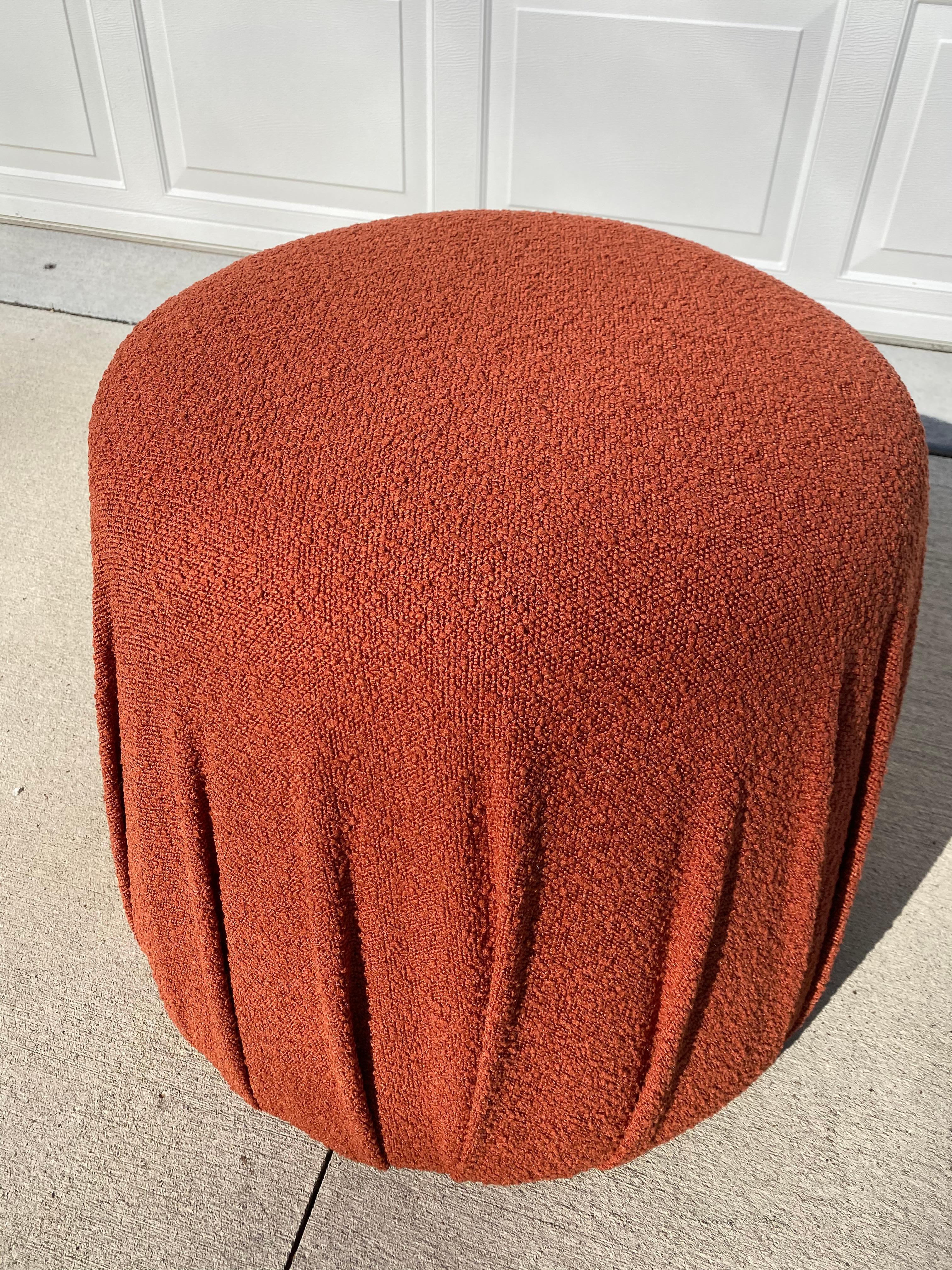 Organique Aksel Large Pouf/Tabouret-Orange Boucle en vente