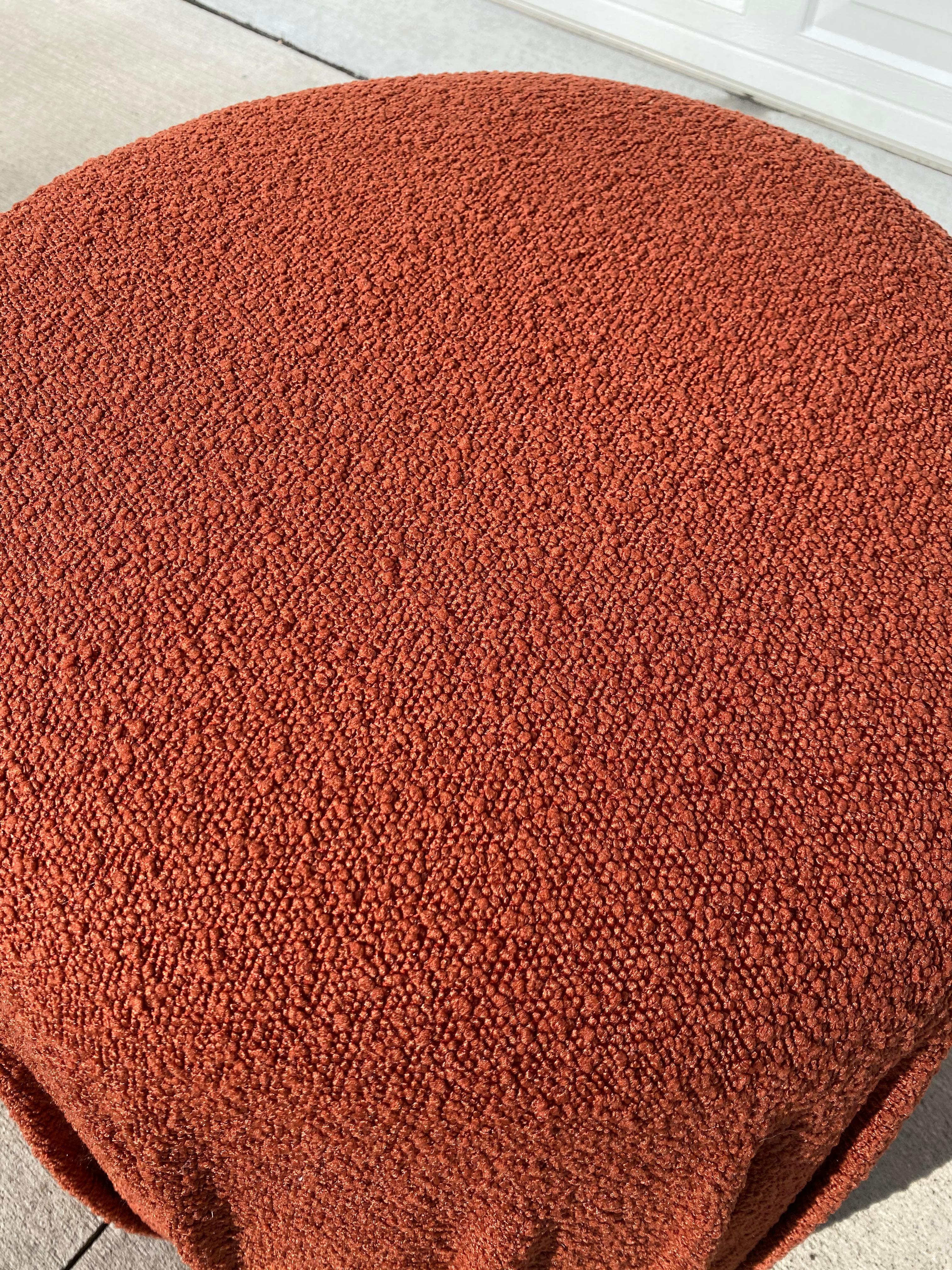 Aksel Large Pouf/Tabouret-Orange Boucle Neuf - En vente à Medina, OH