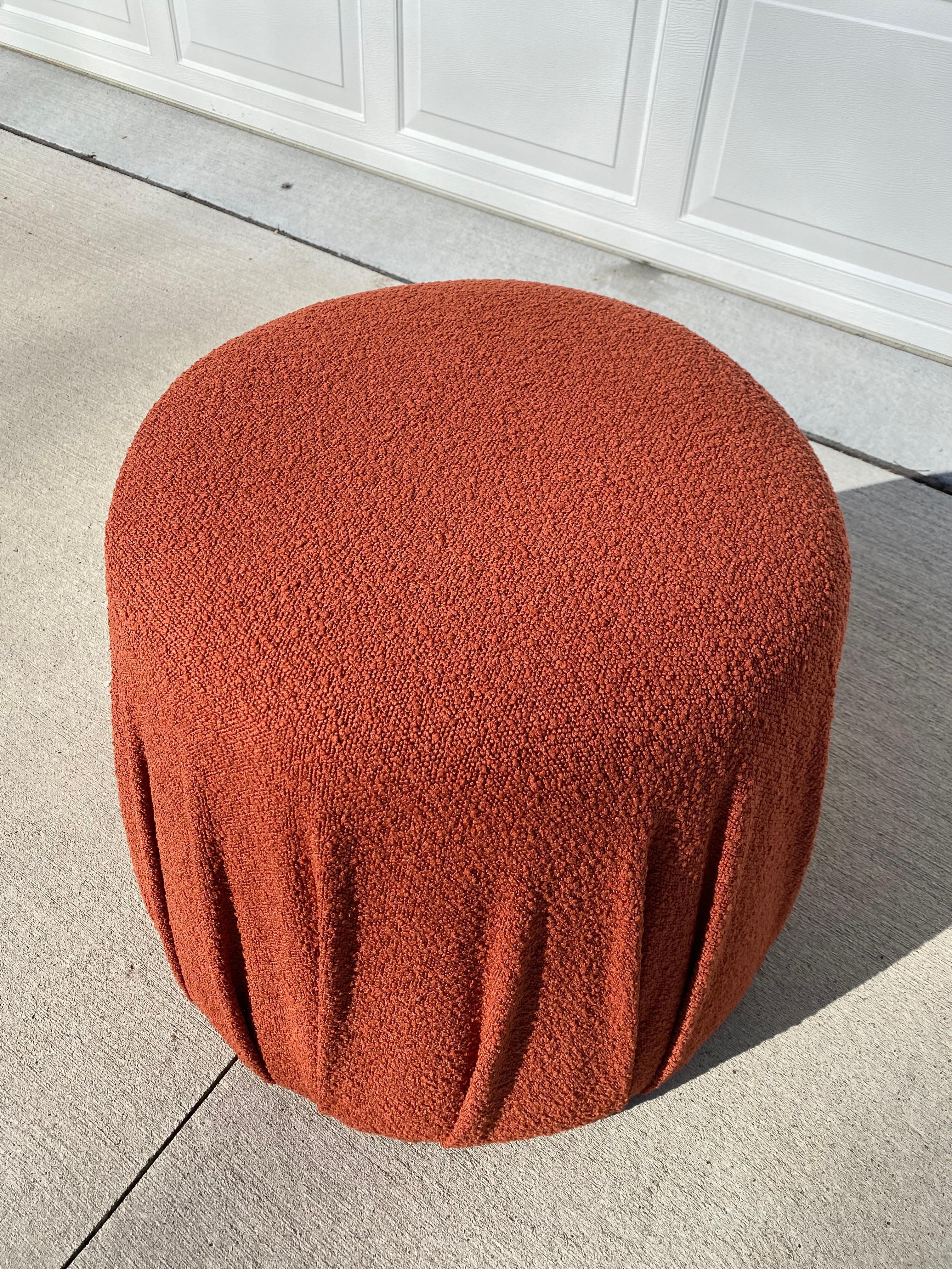 XXIe siècle et contemporain Aksel Large Pouf/Tabouret-Orange Boucle en vente