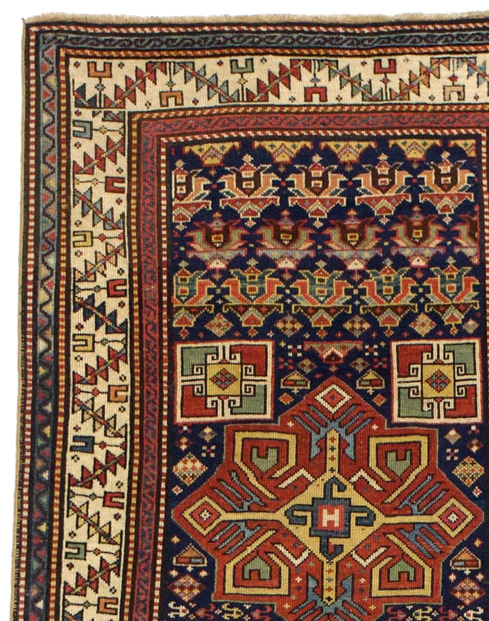 Akstafa Flächenteppich 3'7 x 11'6 (Kaukasisch) im Angebot