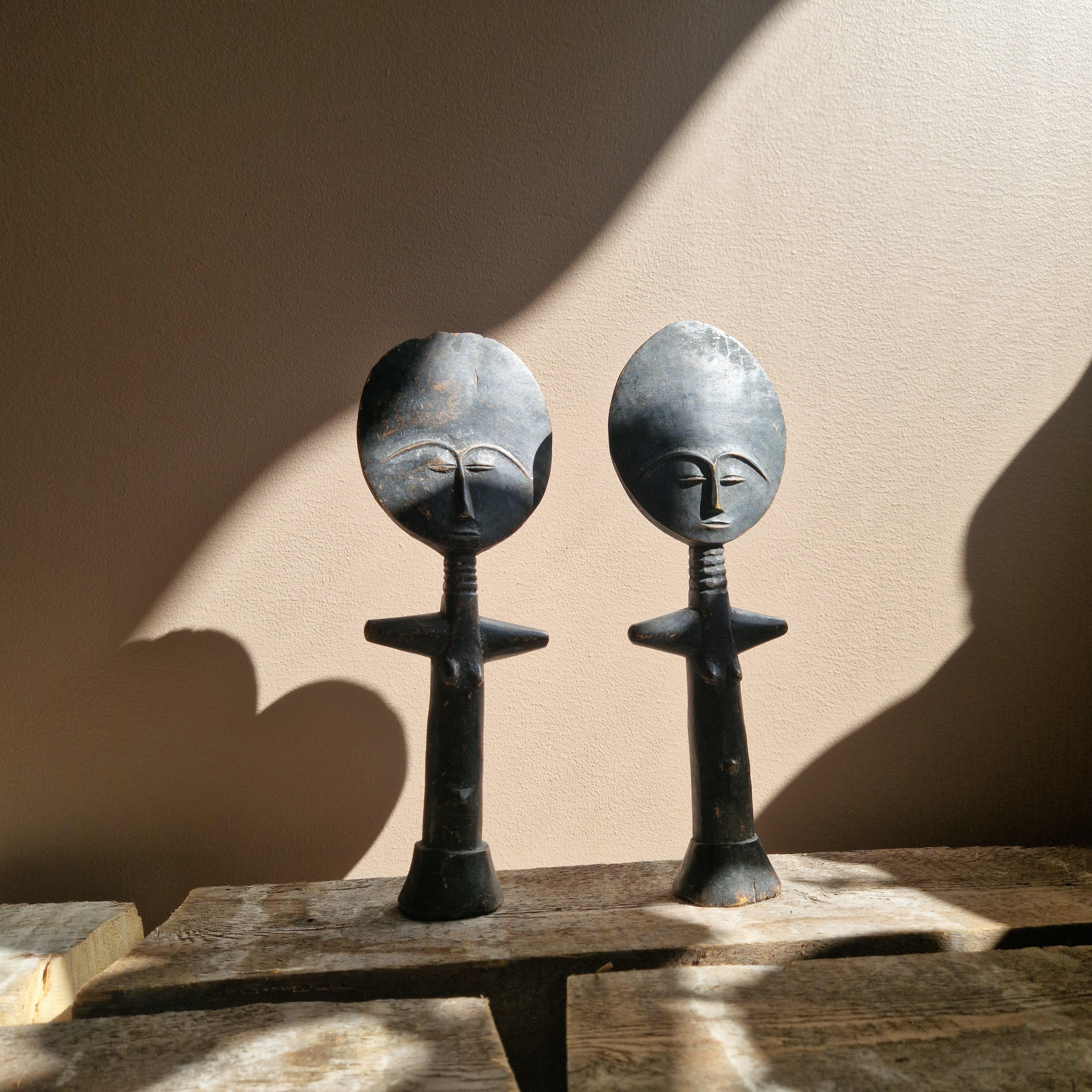 Tribal Akua´ba fertility dolls, Ashanti, Ghana. 20th century For Sale