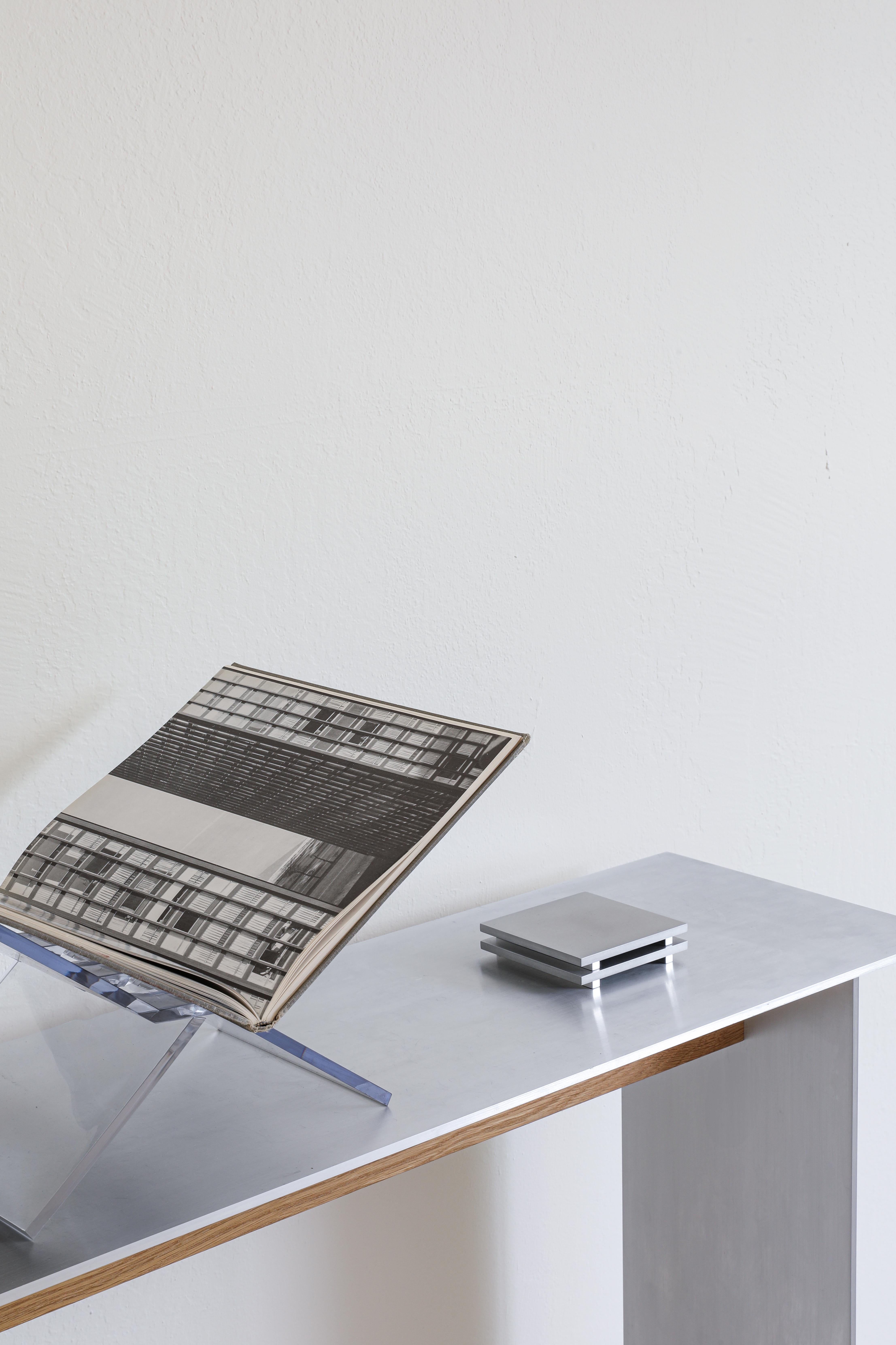 AL-02 Console Table by Orlando Pippig For Sale 3
