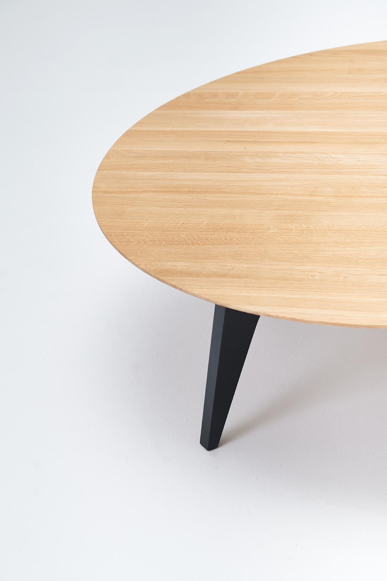 AL 102 - Contemporary Sculptural Solid Oak Coffee Table with Sci-Fi Influence For Sale 7