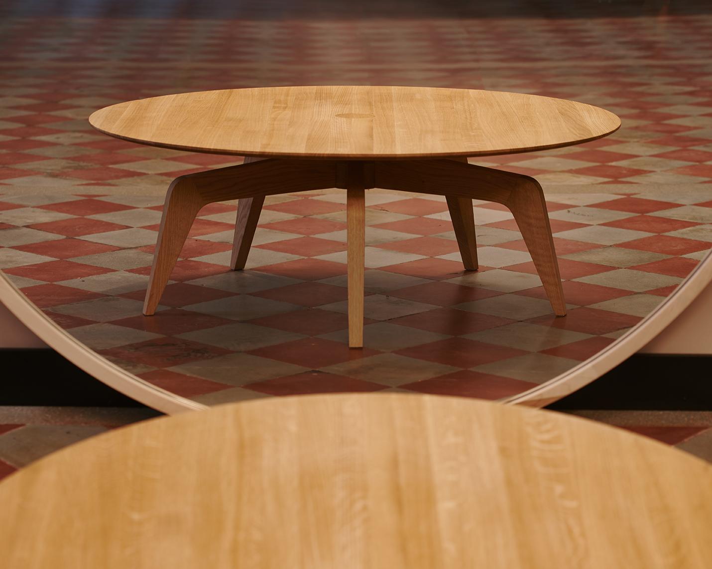 AL 102 - Contemporary Sculptural Solid Oak Coffee Table with Sci-Fi Influence For Sale 1