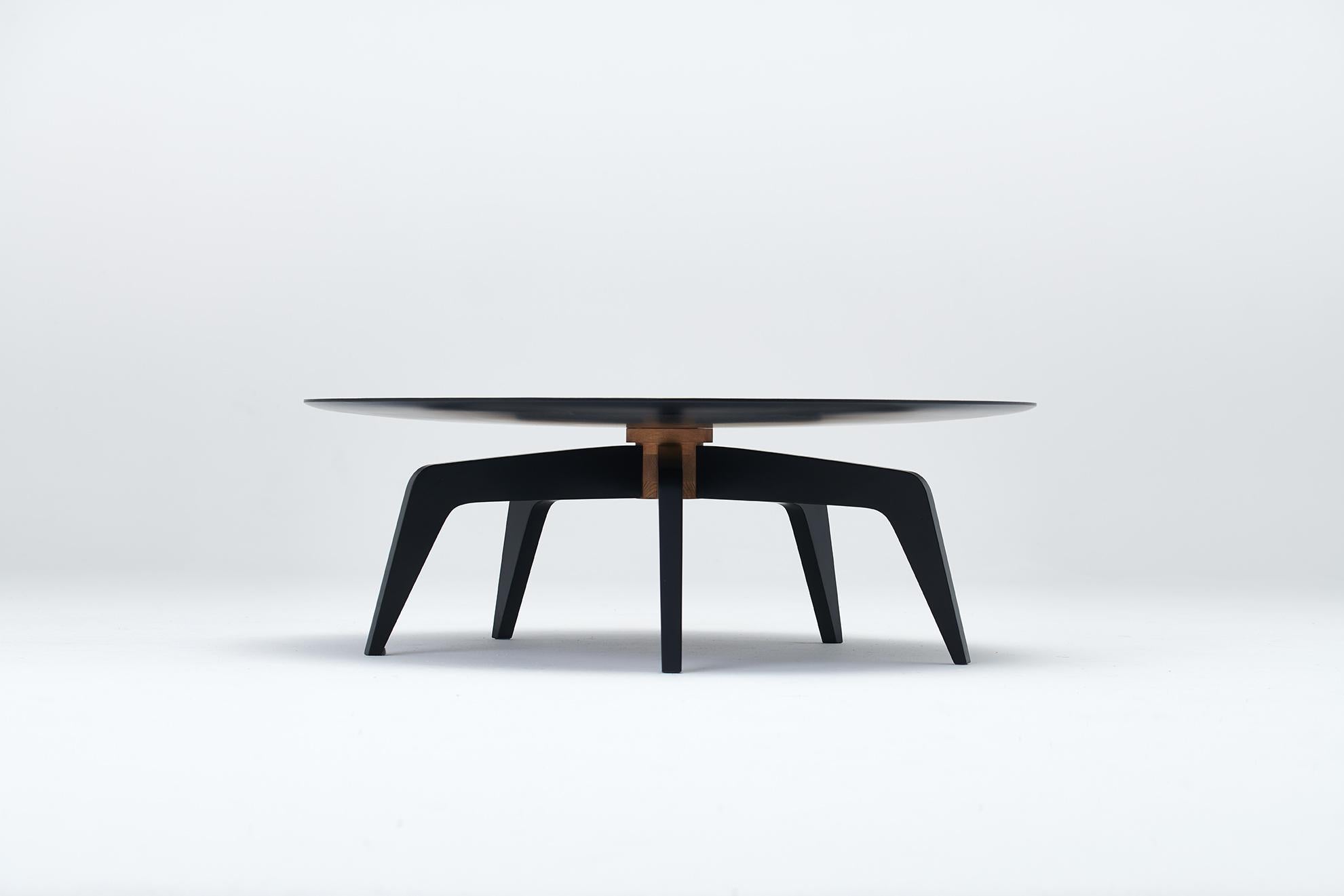 AL 102 - Contemporary Sculptural Solid Oak Coffee Table with Sci-Fi Influence For Sale 3