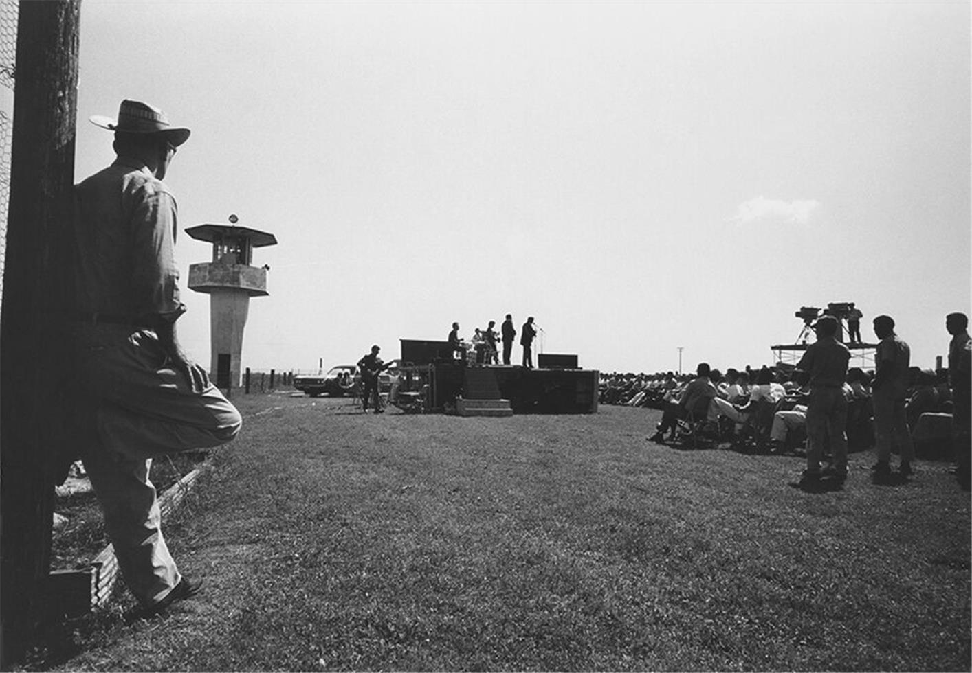Al Clayton Black and White Photograph - Johnny Cash at Cummins prison, 1969
