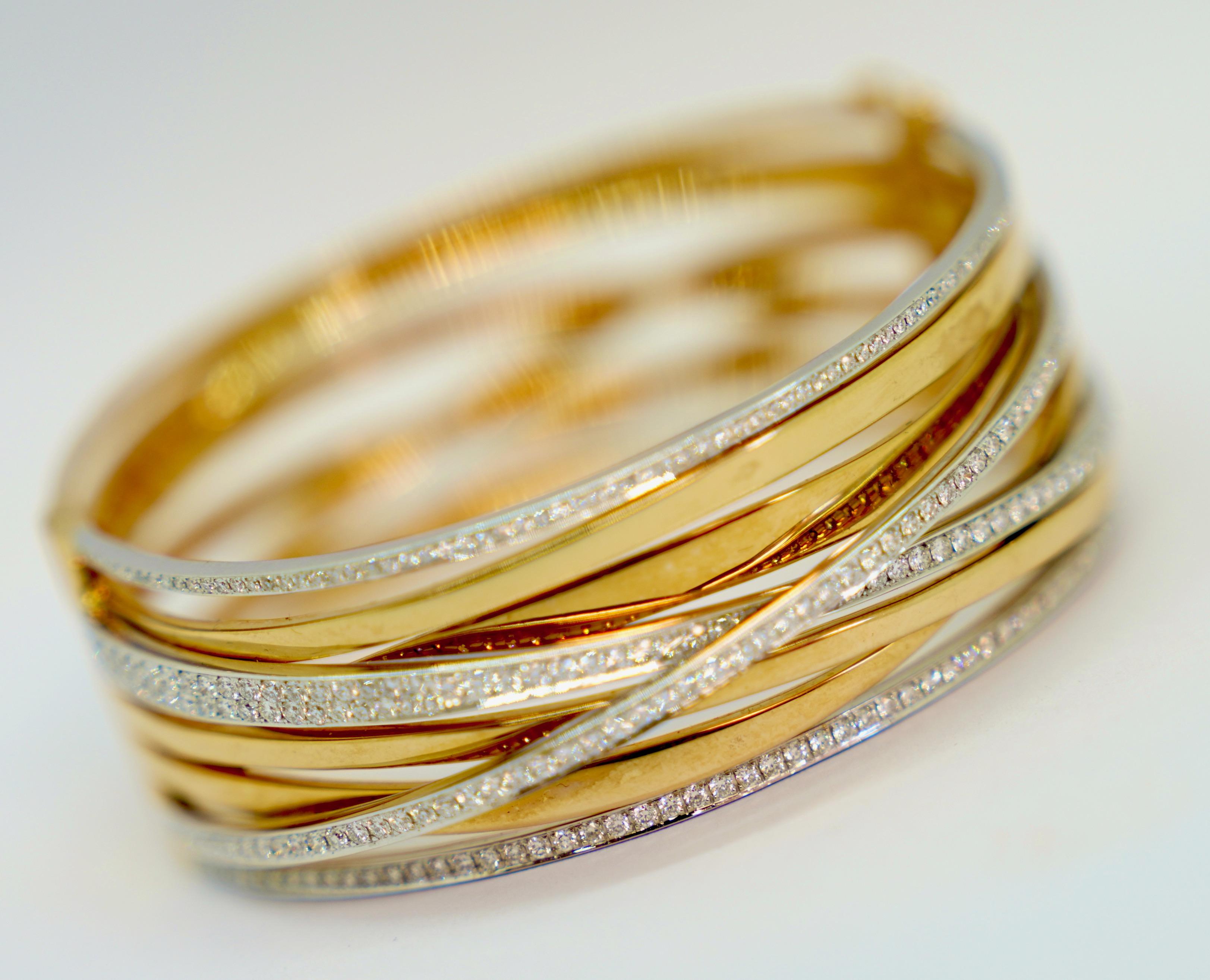 Al Coro Serenata Ladies' Diamond Bangle in 18k rose gold and white gold In Excellent Condition For Sale In Berlin, DE