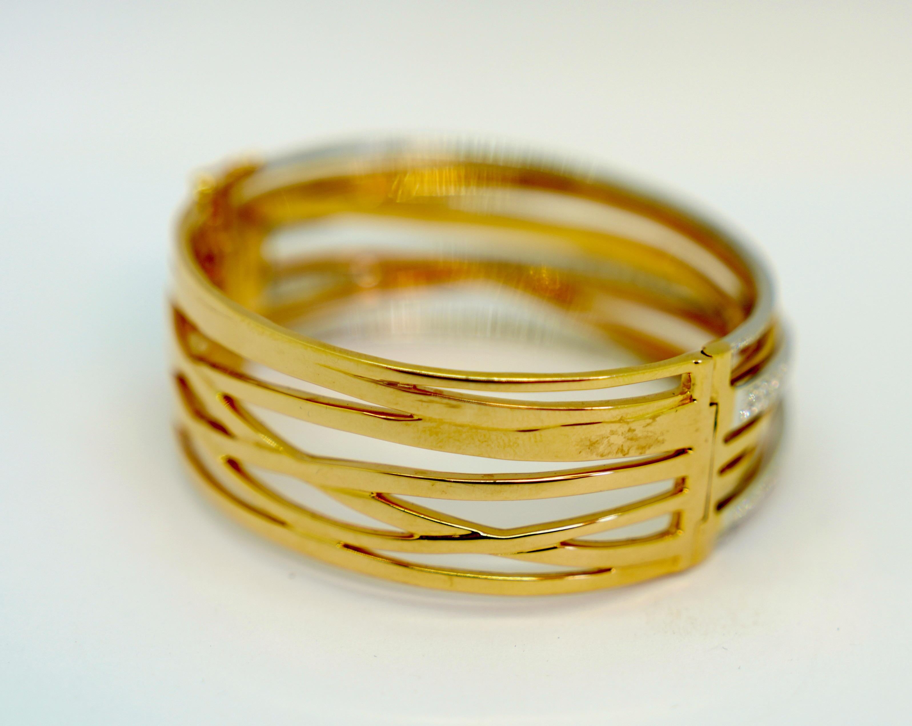 Al Coro Serenata Ladies' Diamond Bangle in 18k rose gold and white gold For Sale 3