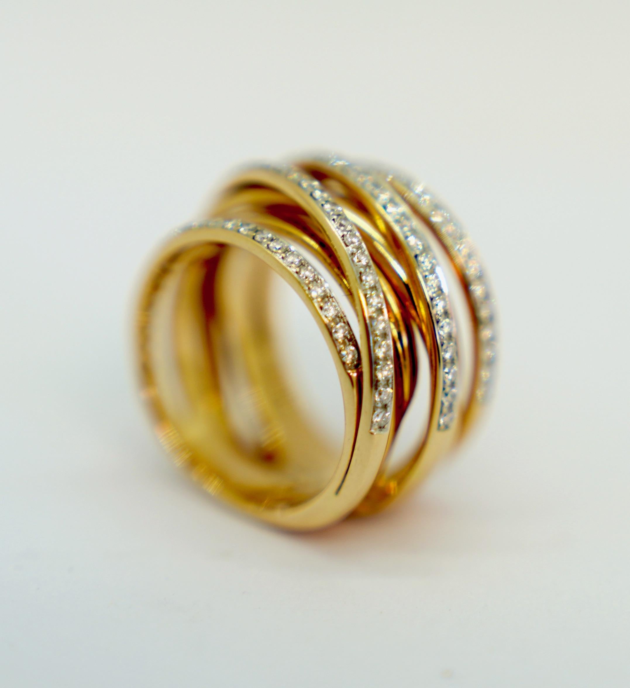 Moderno Al Coro Serenata Anello da donna con diamanti in oro rosa 18 carati in vendita