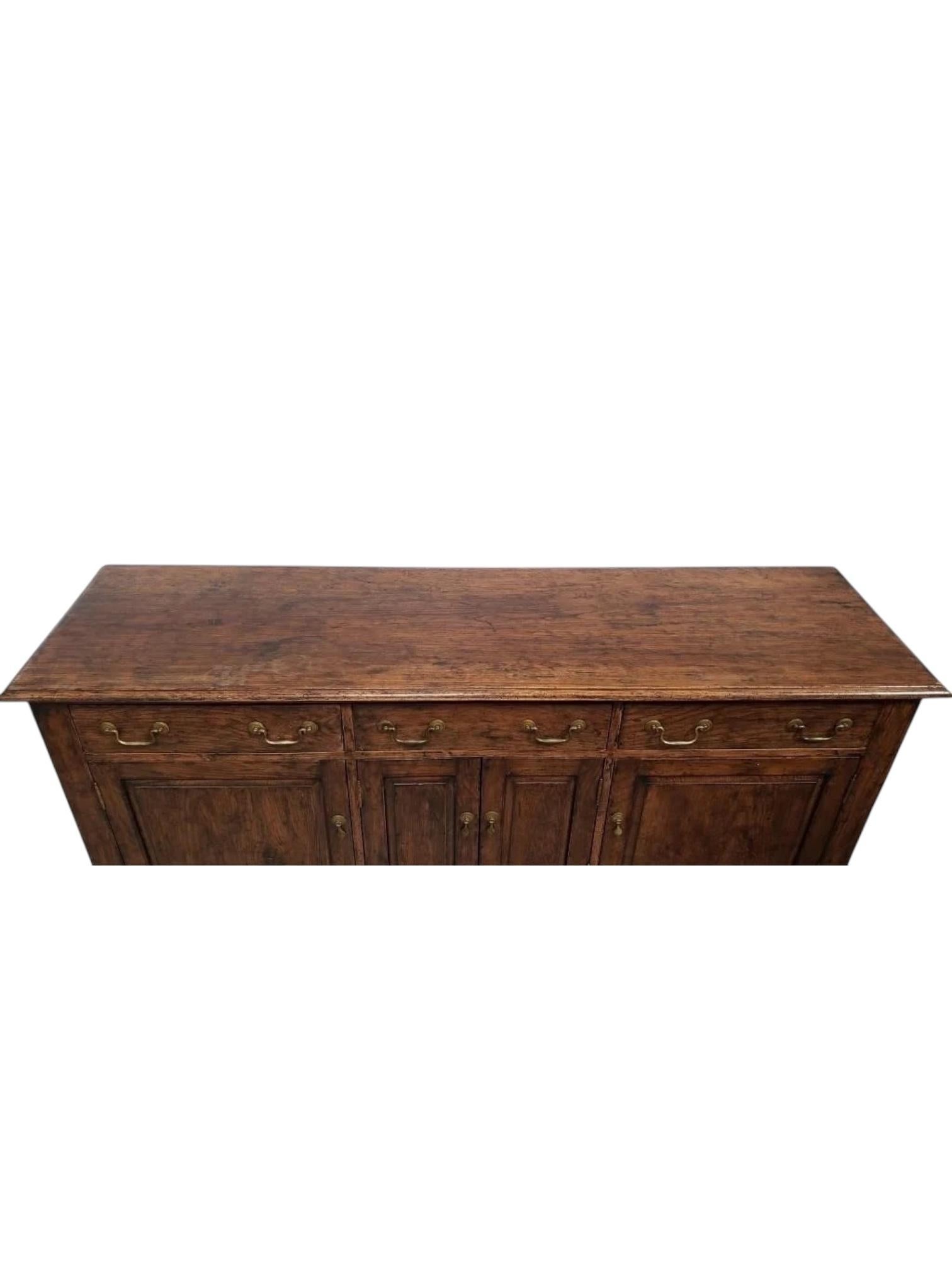 Americano Al. Credenza/armadio in quercia firmata Frilot John Hall in vendita