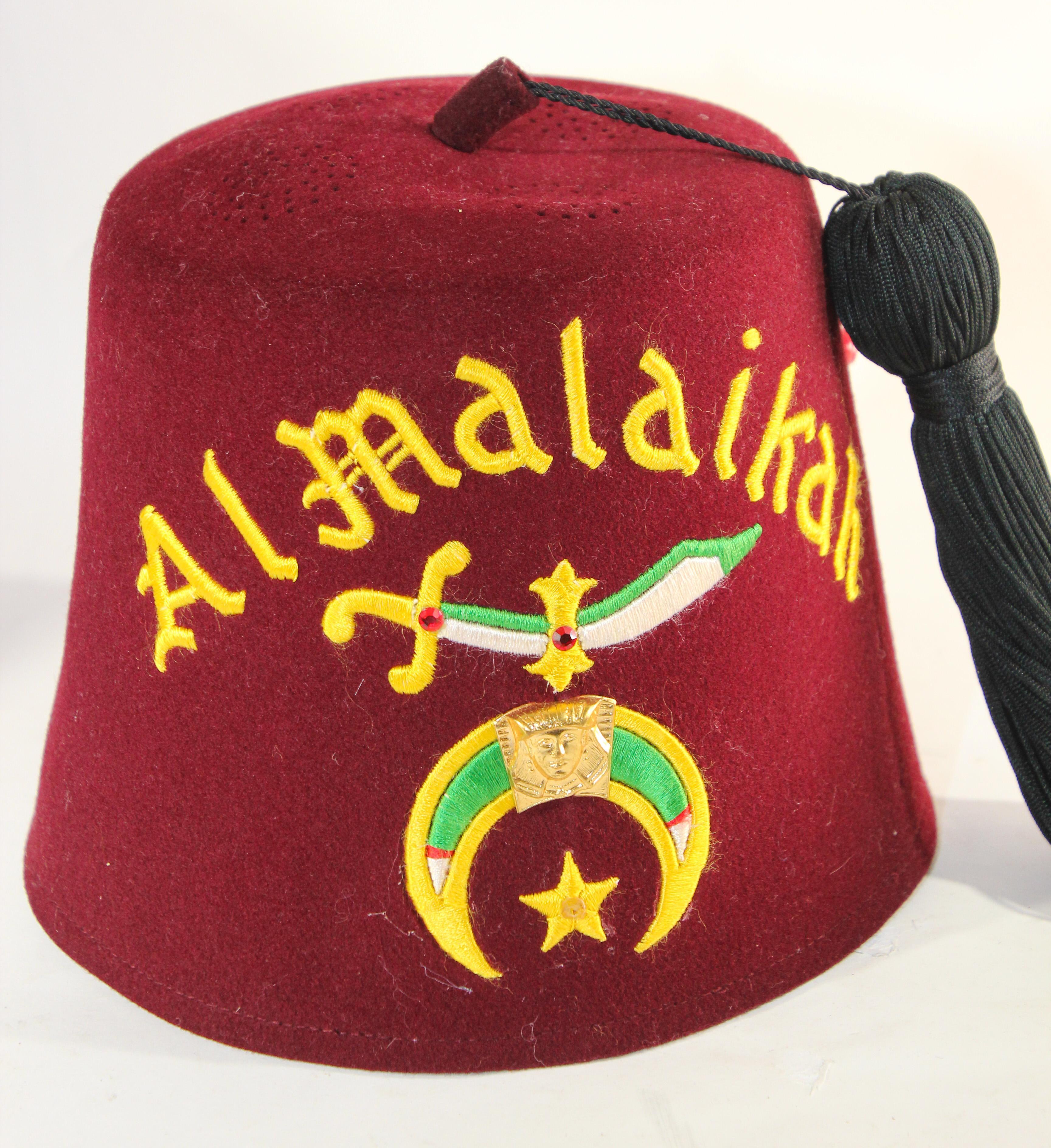 AL Malaikah Vintage Iconic Masonic Shriner Burgundy Wool Fez Hat in Original Box For Sale 8