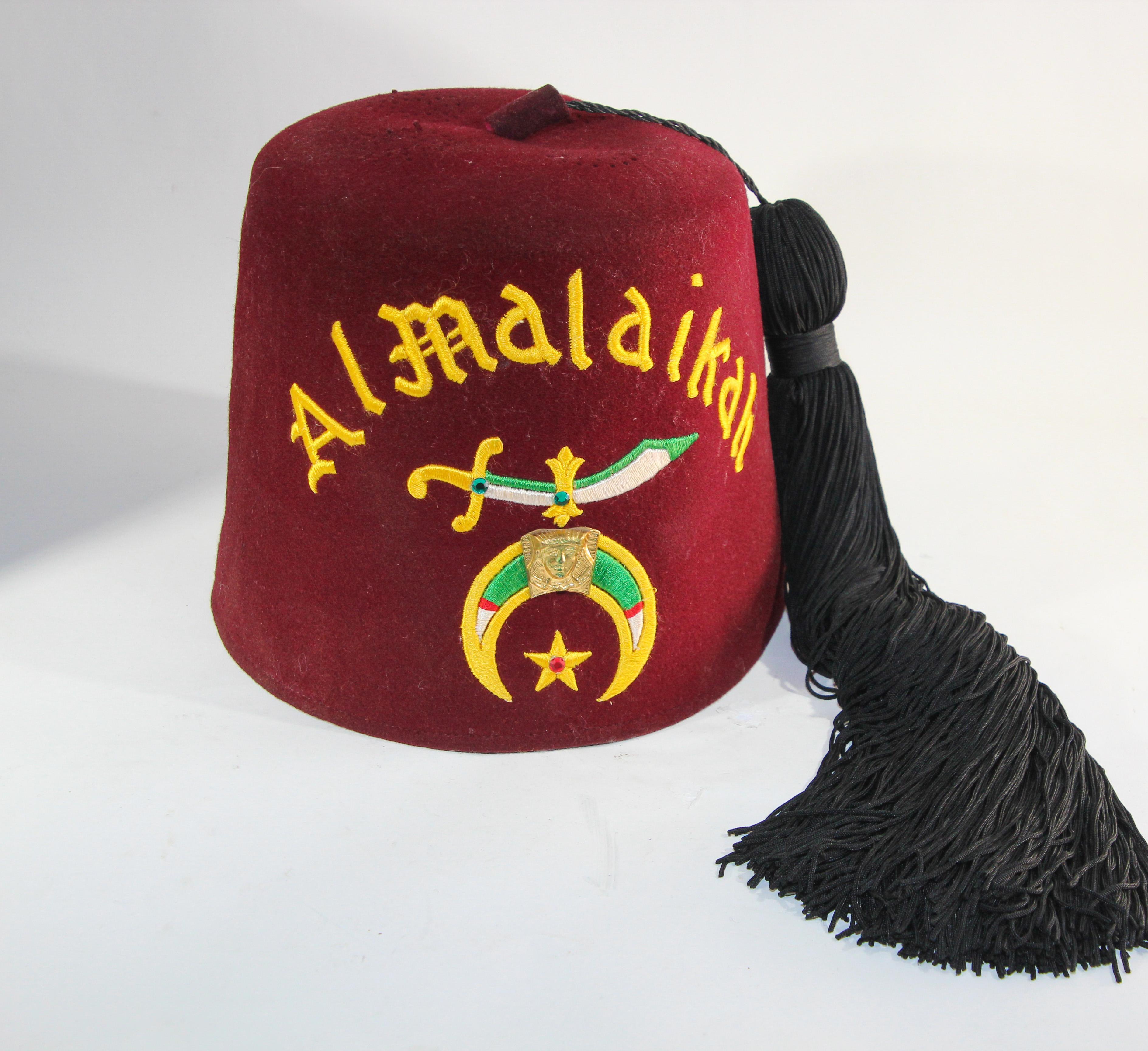 AL Malaikah Vintage Iconic Masonic Shriner Burgundy Wool Fez Hat in Original Box For Sale 9