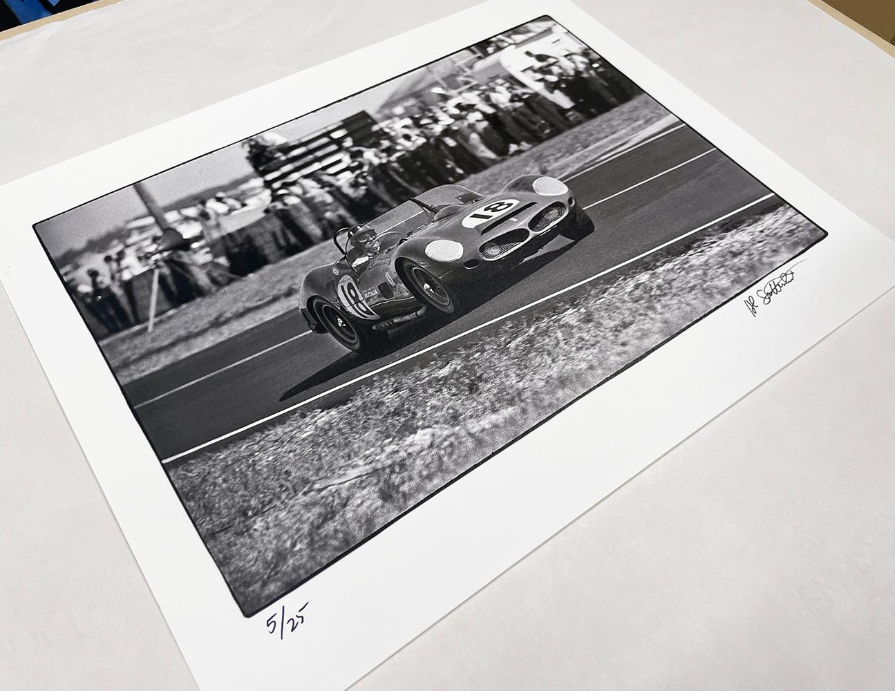 Graham Hill / Ferrari 330TRI/LM #18 - Renn, Sportwagen, Rennwagenfahrer im Angebot 1