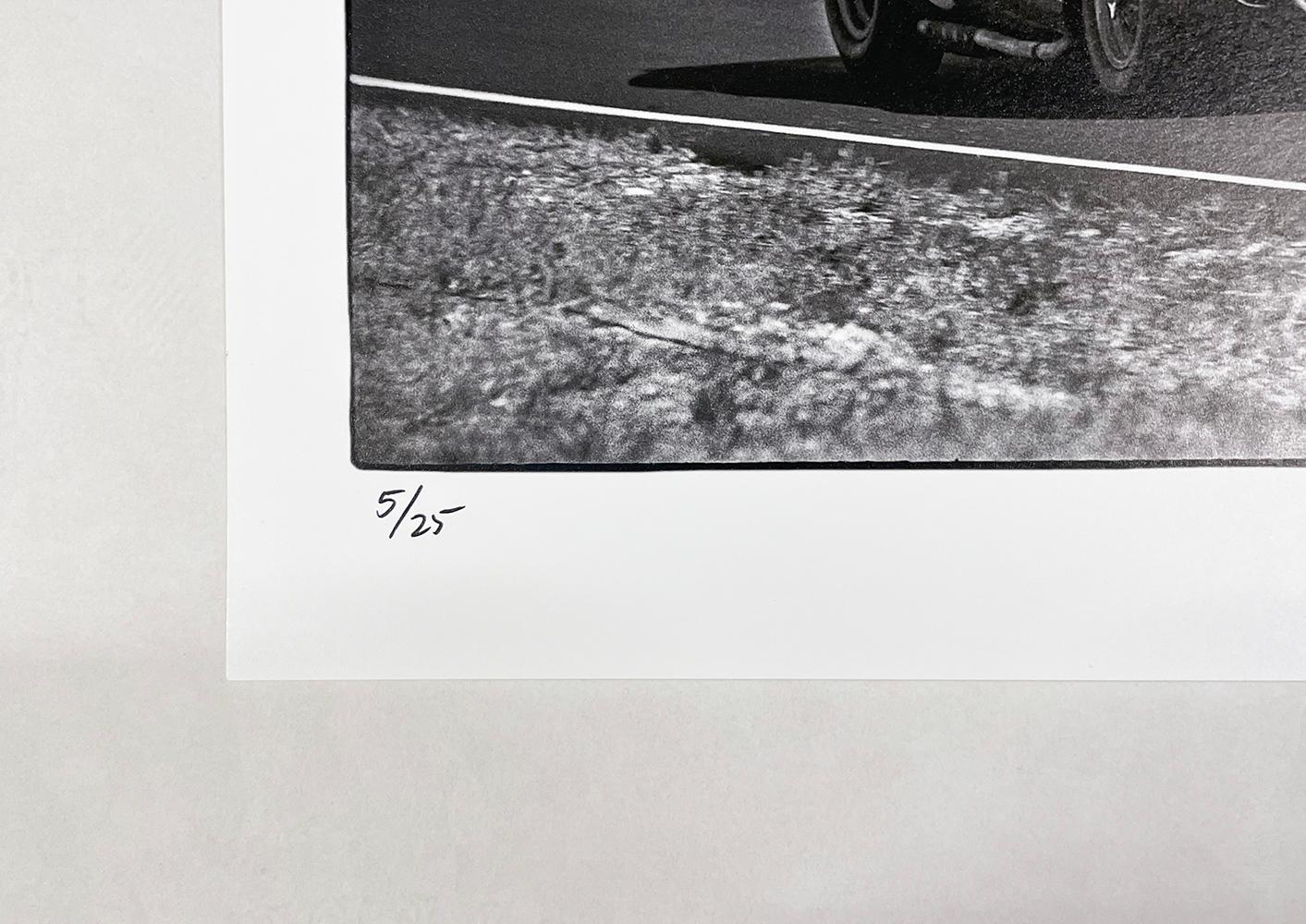 Graham Hill / Ferrari 330TRI/LM #18 - Renn, Sportwagen, Rennwagenfahrer im Angebot 2