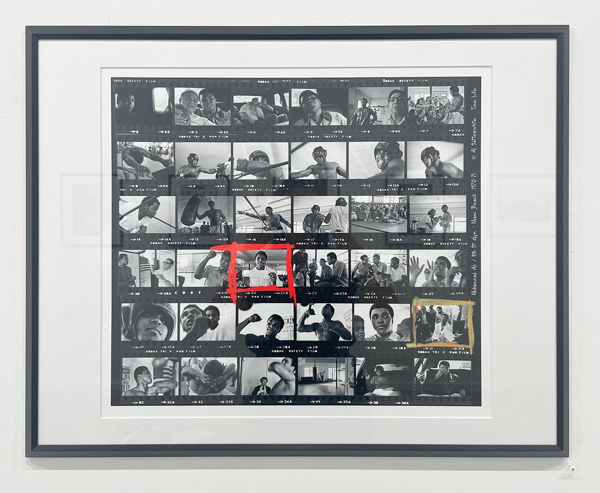 Muhammad Ali / 5th Street Gym, Miami Beach – Kontaktabzug, Schwarz-Weiß – Photograph von Al Satterwhite