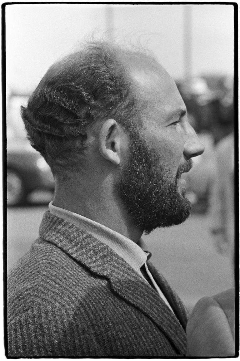 Black and White Photograph di Al Satterwhite - Stirling Moss, gara di Daytona 2000 chilometri