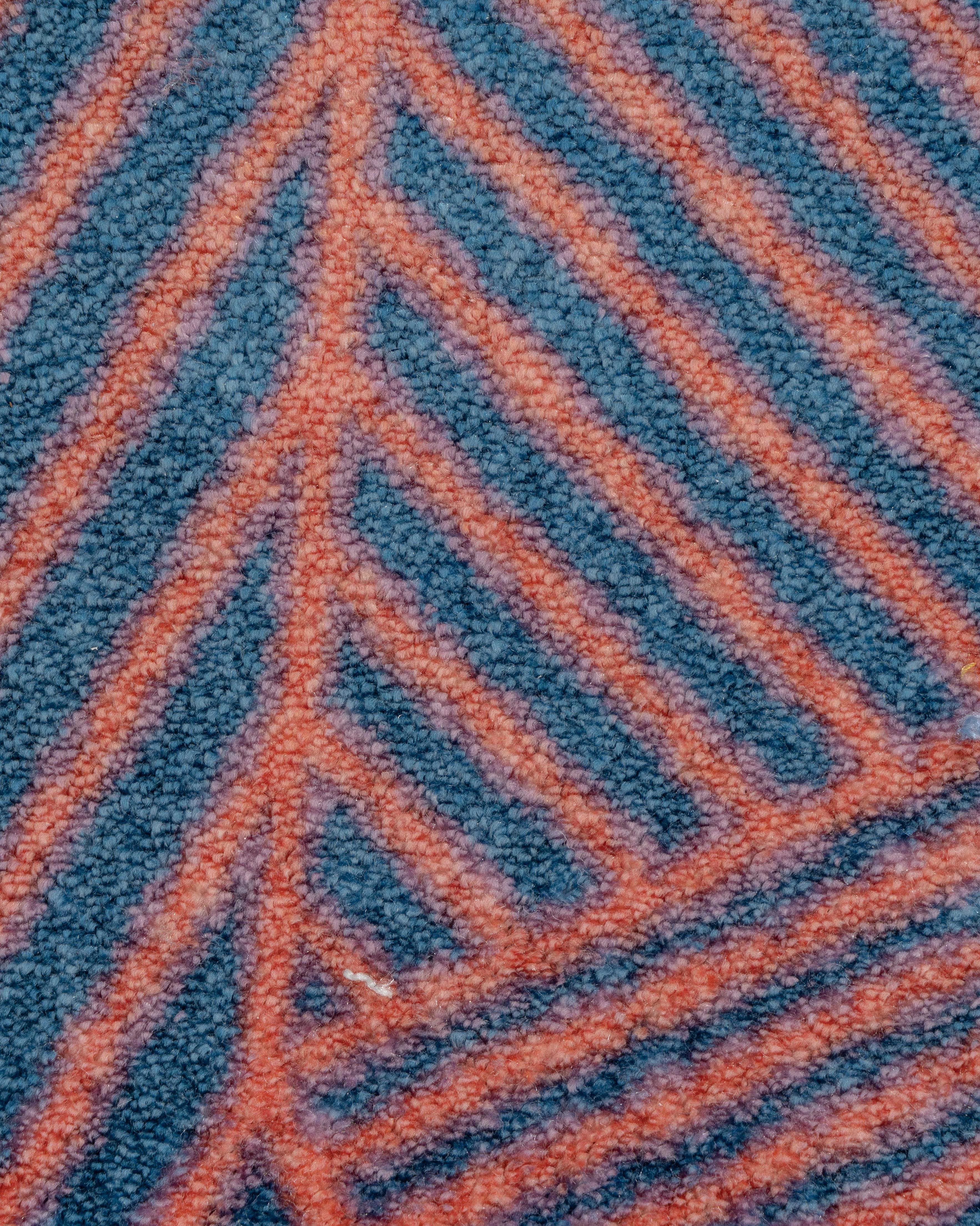AlTappeto est la nouvelle collection de tapis conçue par Enrico Girotti pour LapiegaWD et Furnigible.
De minuscules traits qui se fondent dans des couleurs dégradées, remplissent toute la forme du tapis d'une forme inhabituelle.
AlTappeto (178 cm