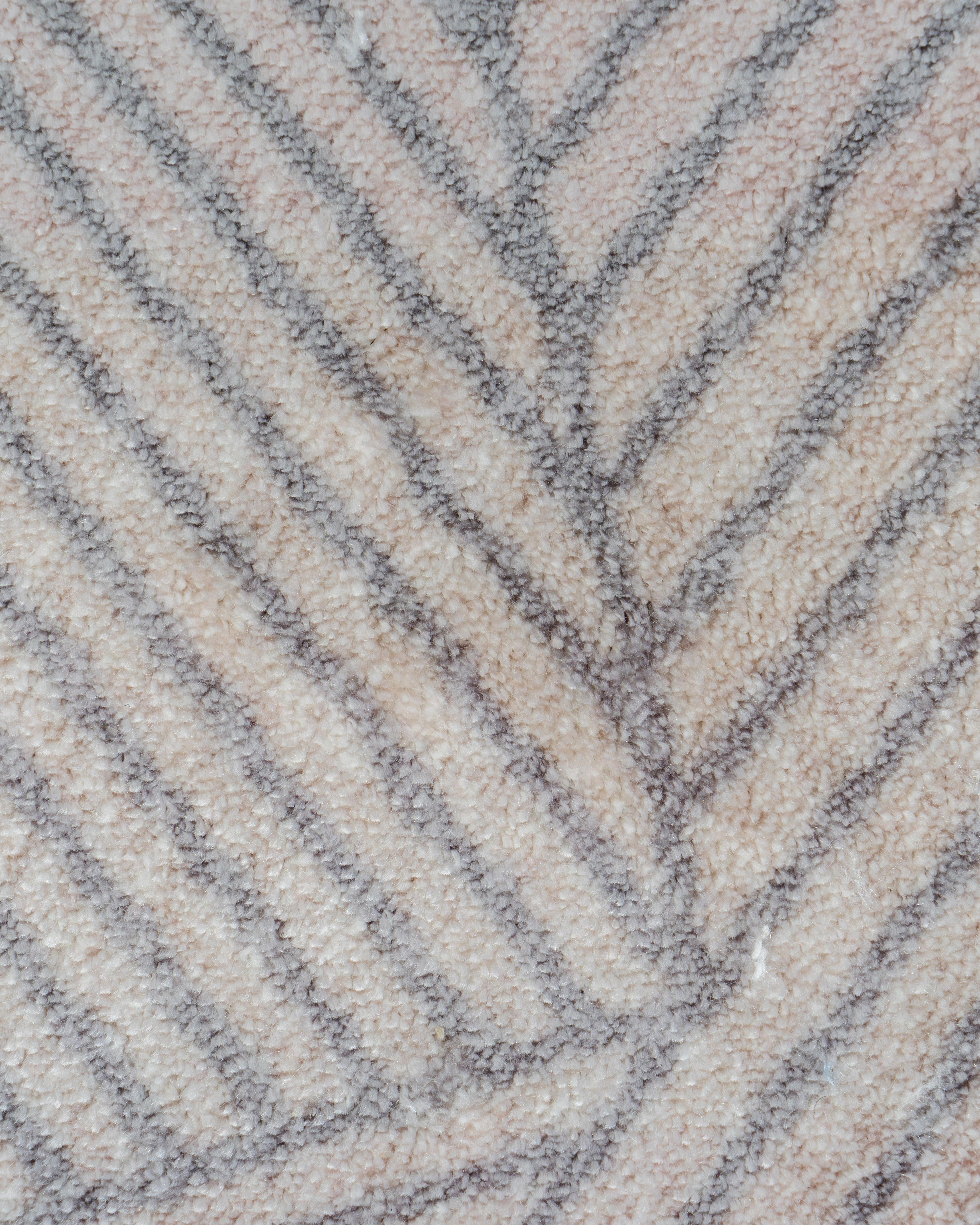 AlTappeto est la nouvelle collection de tapis conçue par Enrico Girotti pour LapiegaWD et Furnigible.
De minuscules traits qui se fondent dans des couleurs dégradées, remplissent toute la forme du tapis d'une forme inhabituelle.
AlTappeto (178 cm