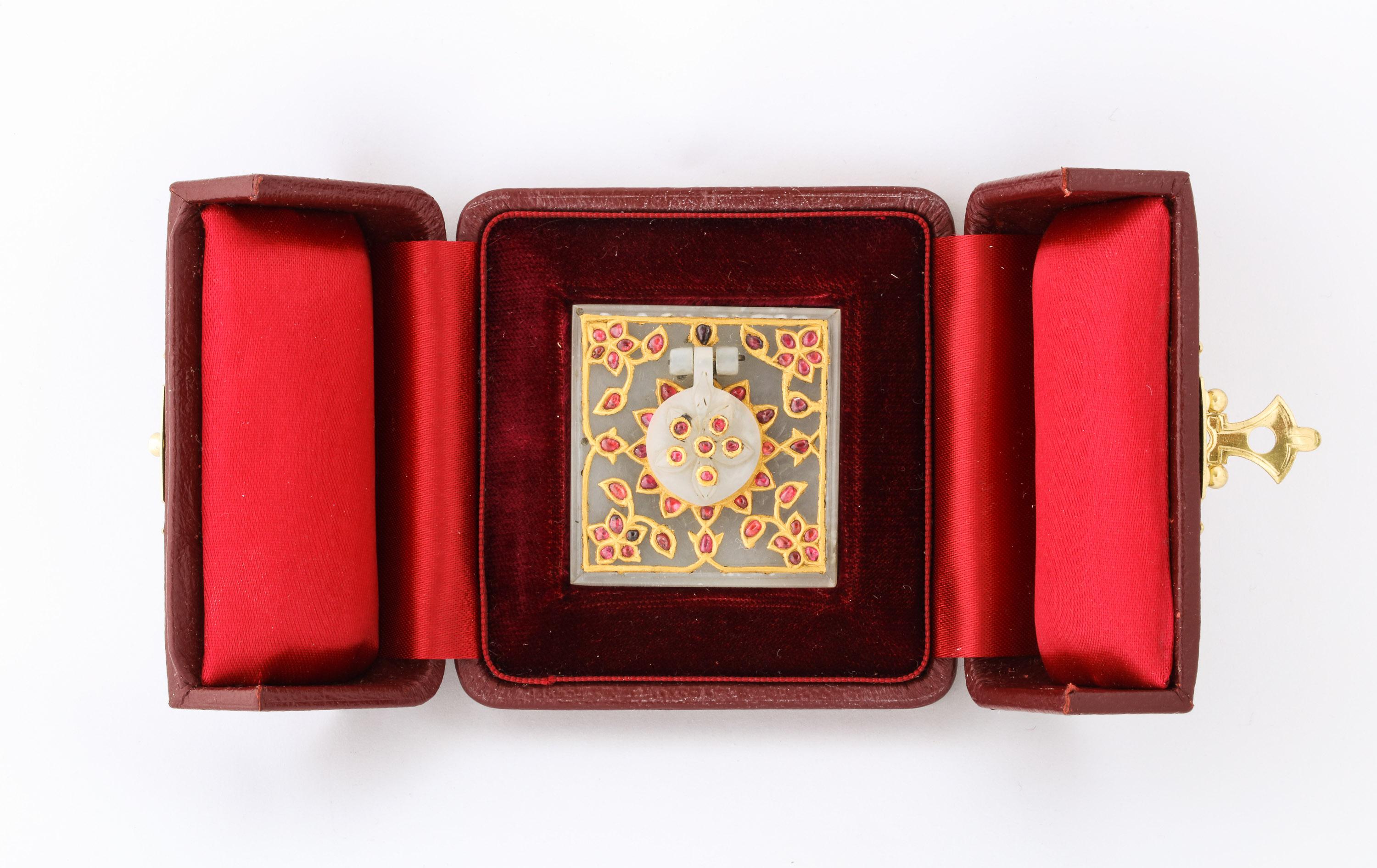 Sammlung Al Thani, quadratischer indischer Mughal-Tintenfassdeckel aus weißer Jade, um 1800 (Indisch) im Angebot