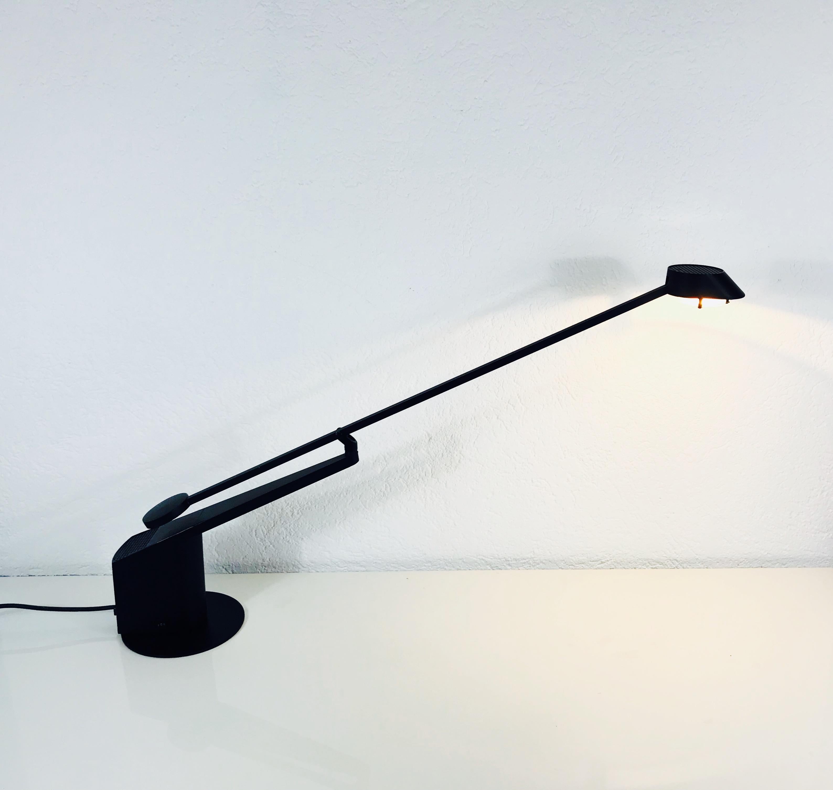 ALA Adjustable Black Table Lamp from Rodolfo Bonetto for Guzzini, 1983 In Good Condition In Hagenbach, DE