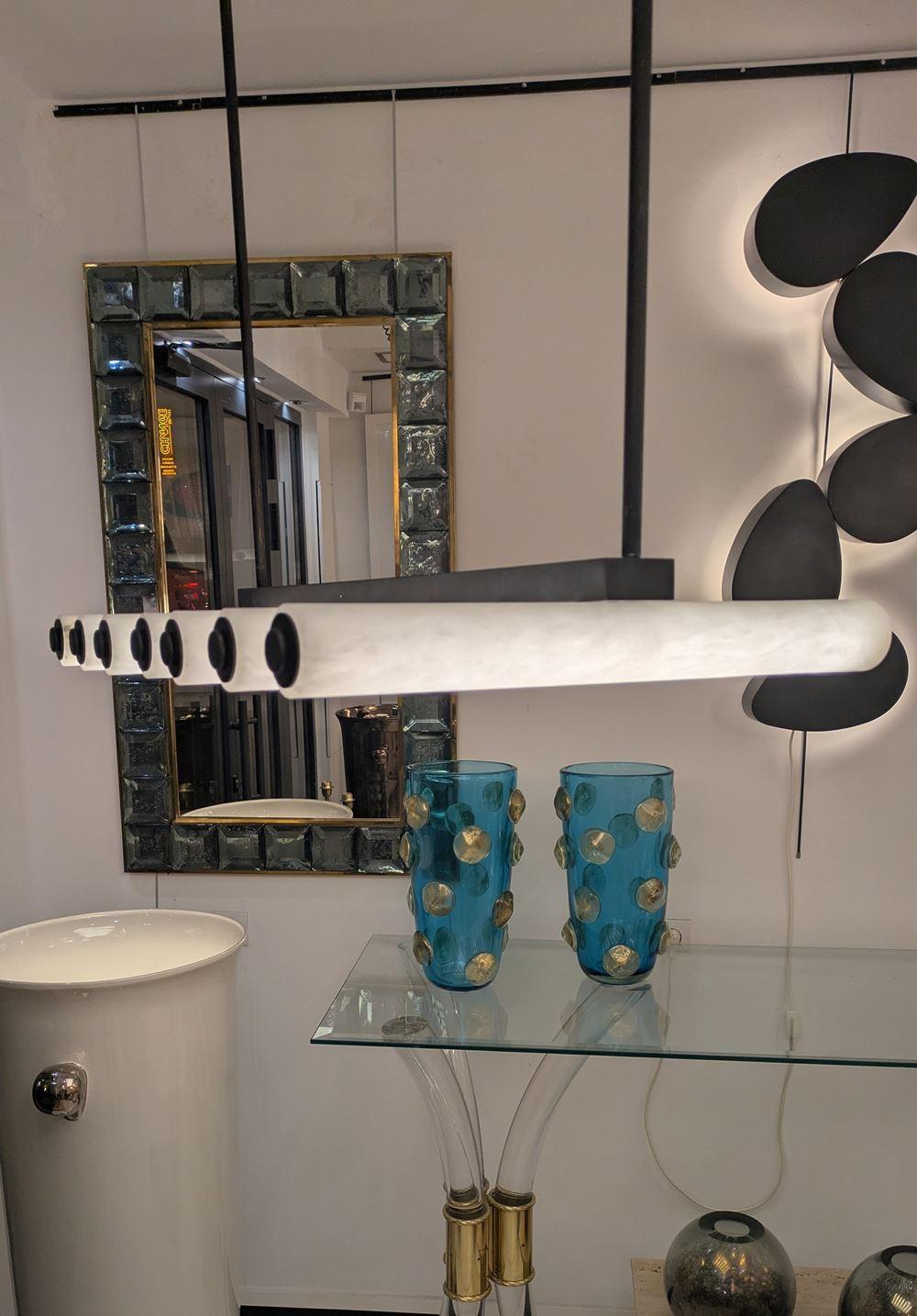 Chandlier in alabastro e metallo nero  ( led )