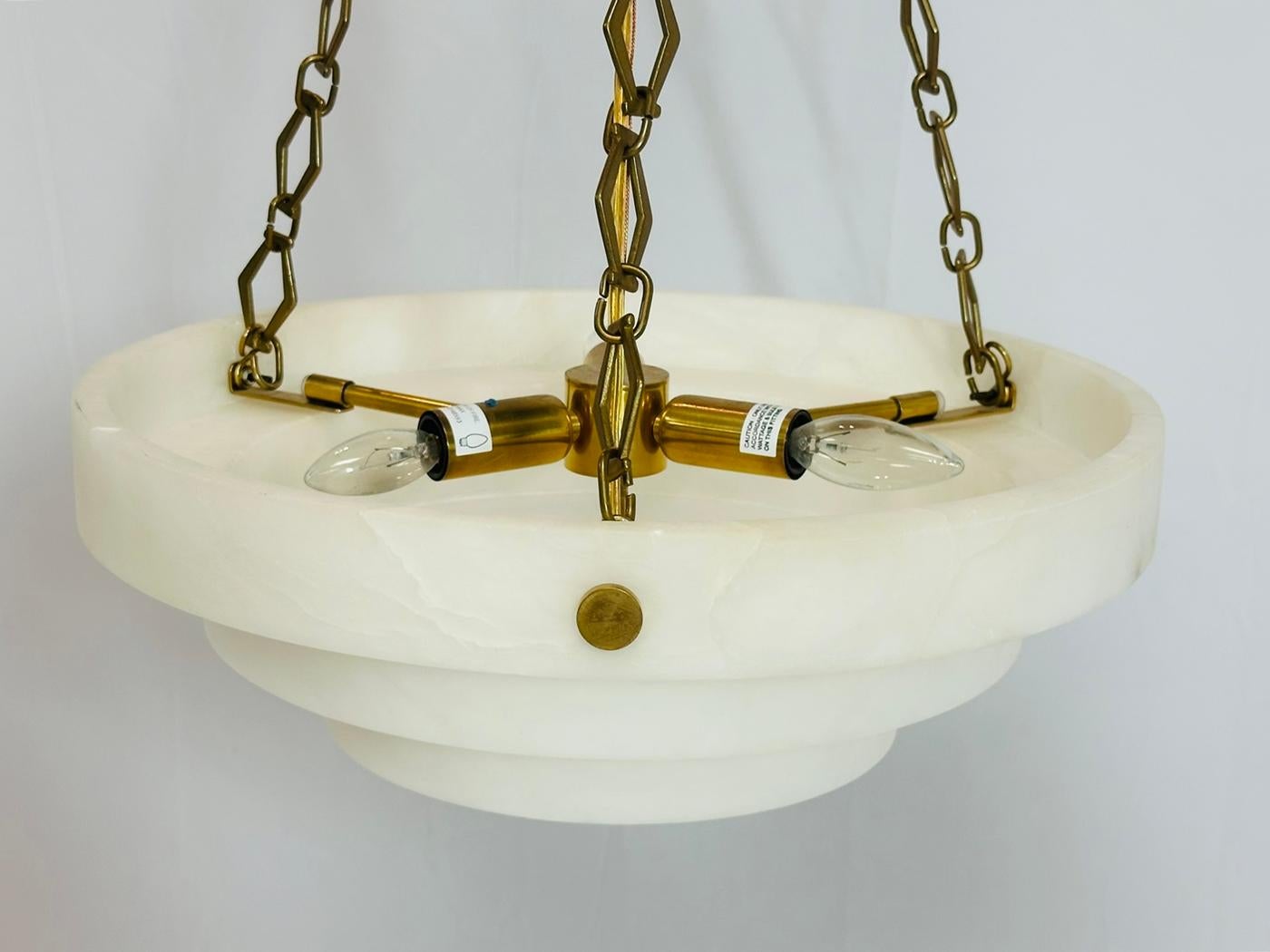 Kronleuchter „Verona“ aus Alabaster und Messing, Vaughan-Beleuchtung im Angebot 4