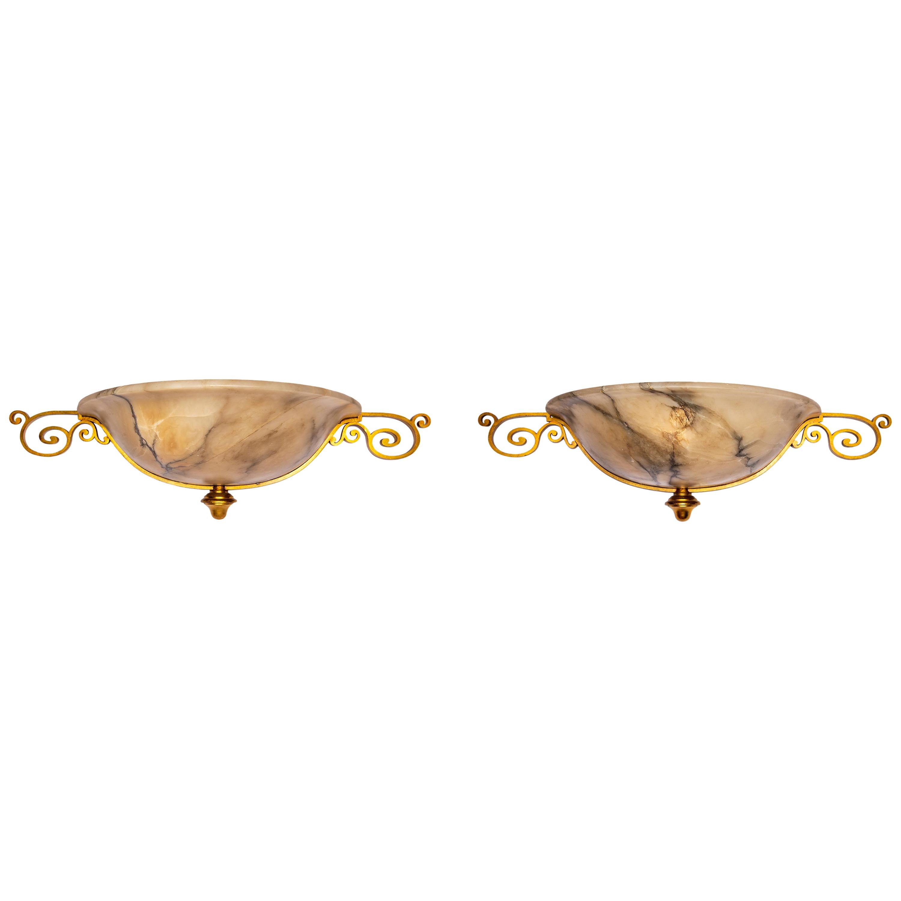 Alabaster and Cast Bronze Pair of Sconces, Art Deco Period, Italy, circa 1940 For Sale