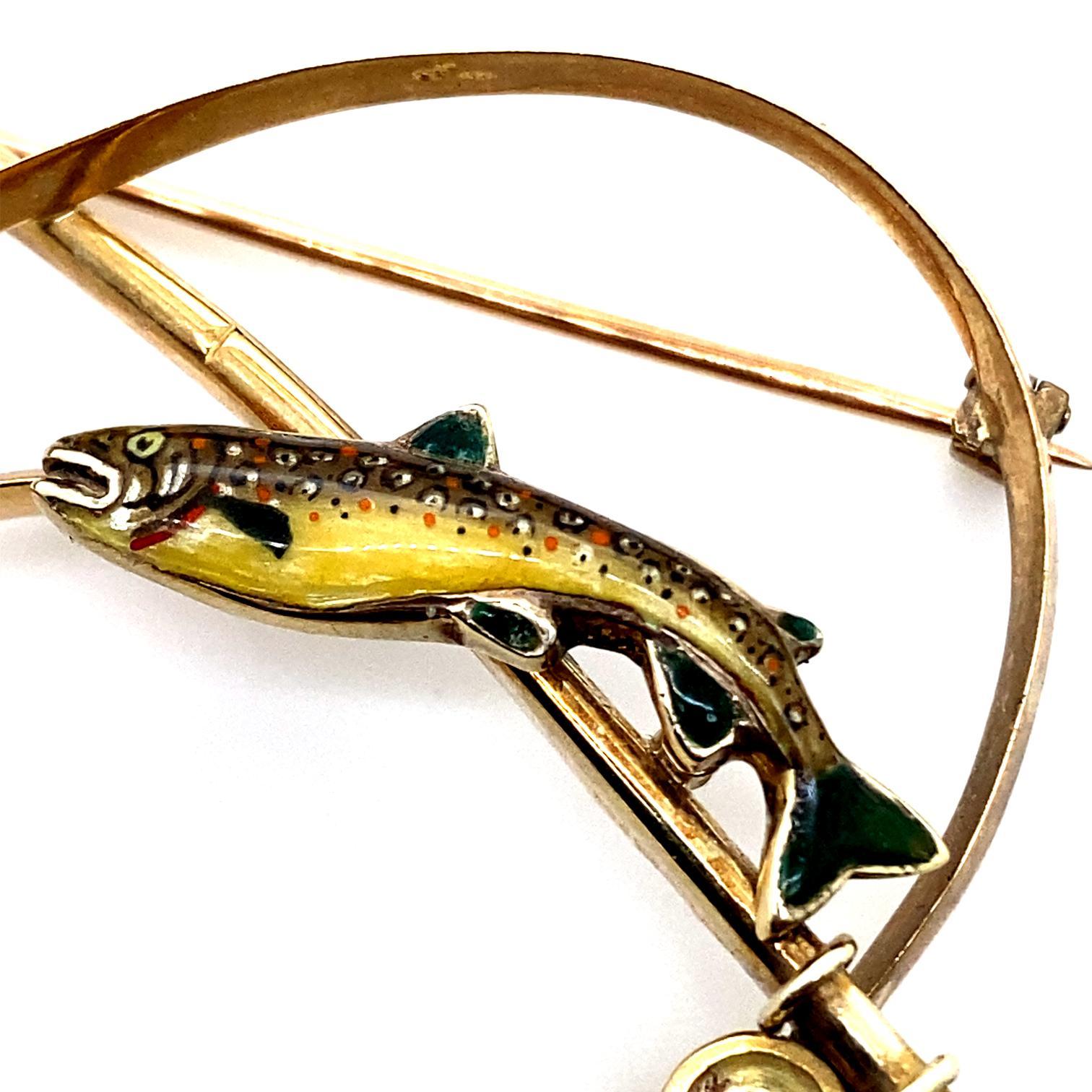 Women's or Men's Alabaster and Wilson Vintage Fly Fishing Enamelled Brooch 9 Karat Yellow Gold  For Sale
