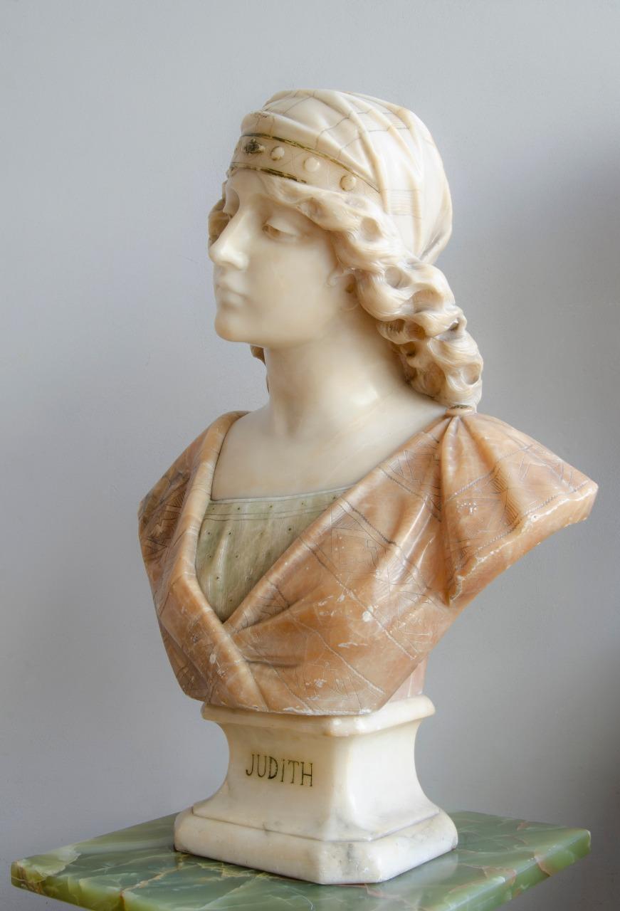 Alabaster bust (Judith) prof E.Montoni, Italy,
circa 1900 small chips on the front
without restorations. Very good condition.