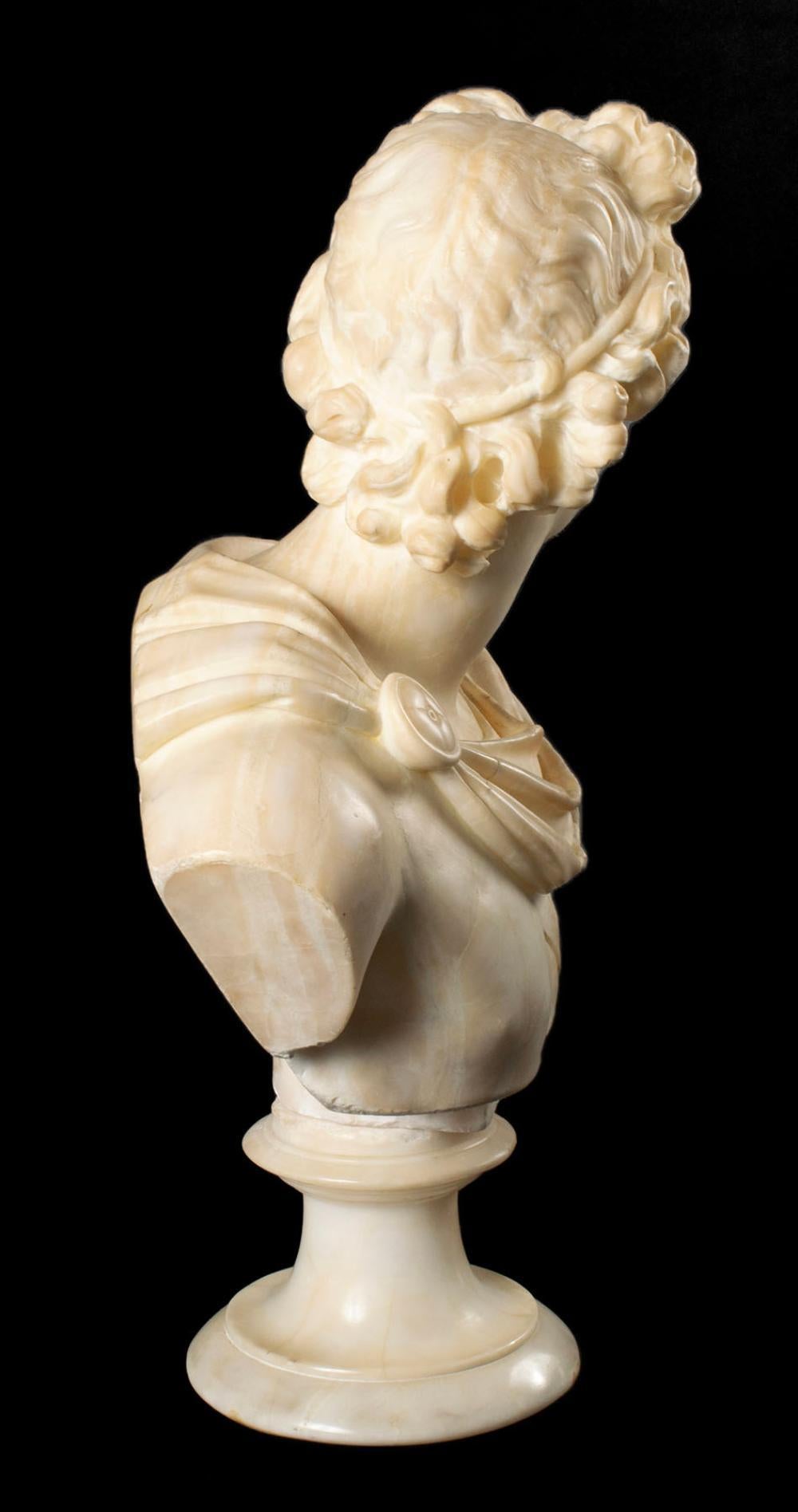 Alabasterbüste des Apollo aus Alabaster, Italien, 19. Jahrhundert (Marmor) im Angebot