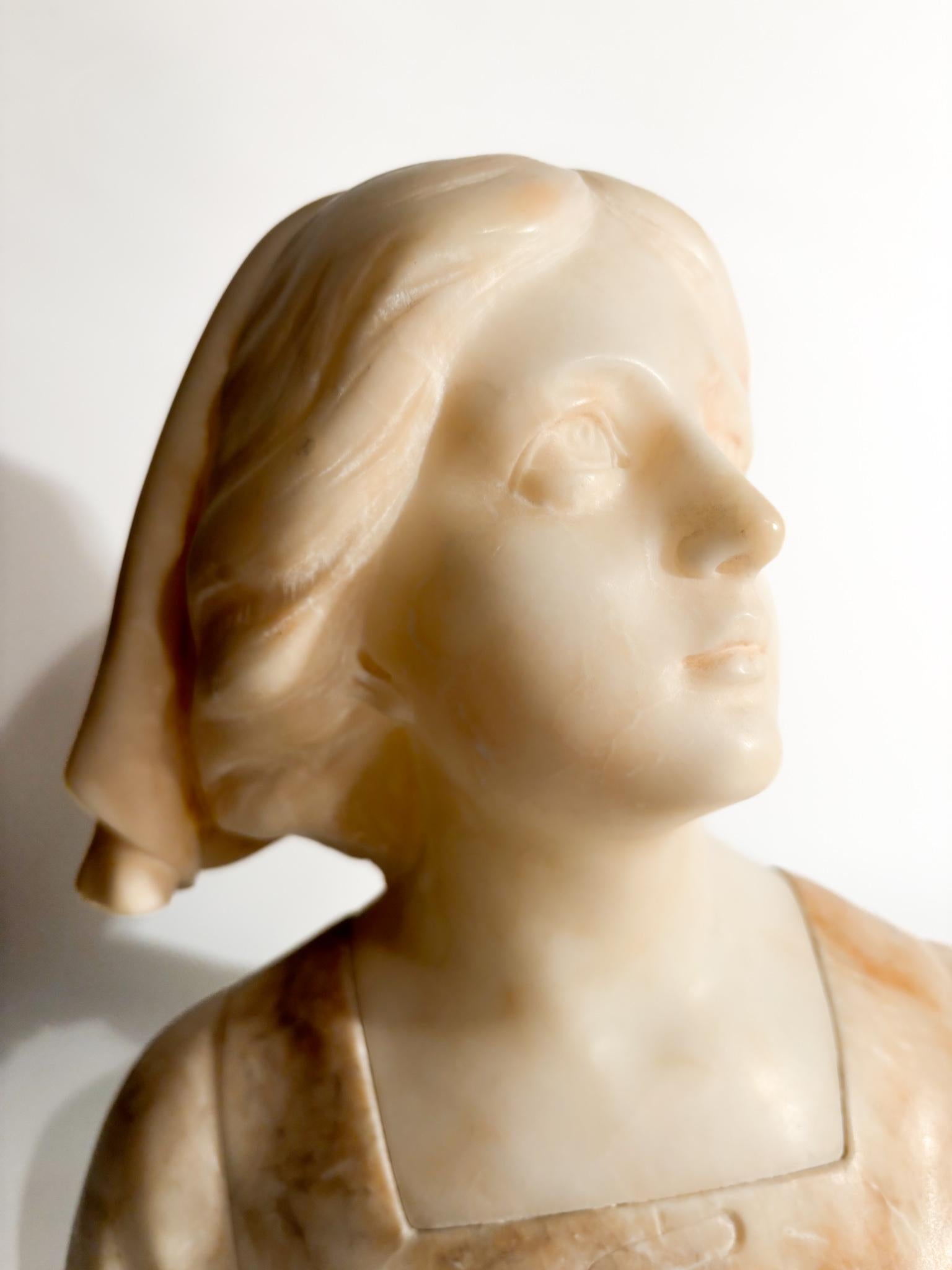 Italian Alabaster Bust of Joan of Arc Attributed to Giuseppe Bessi Early XX Century For Sale