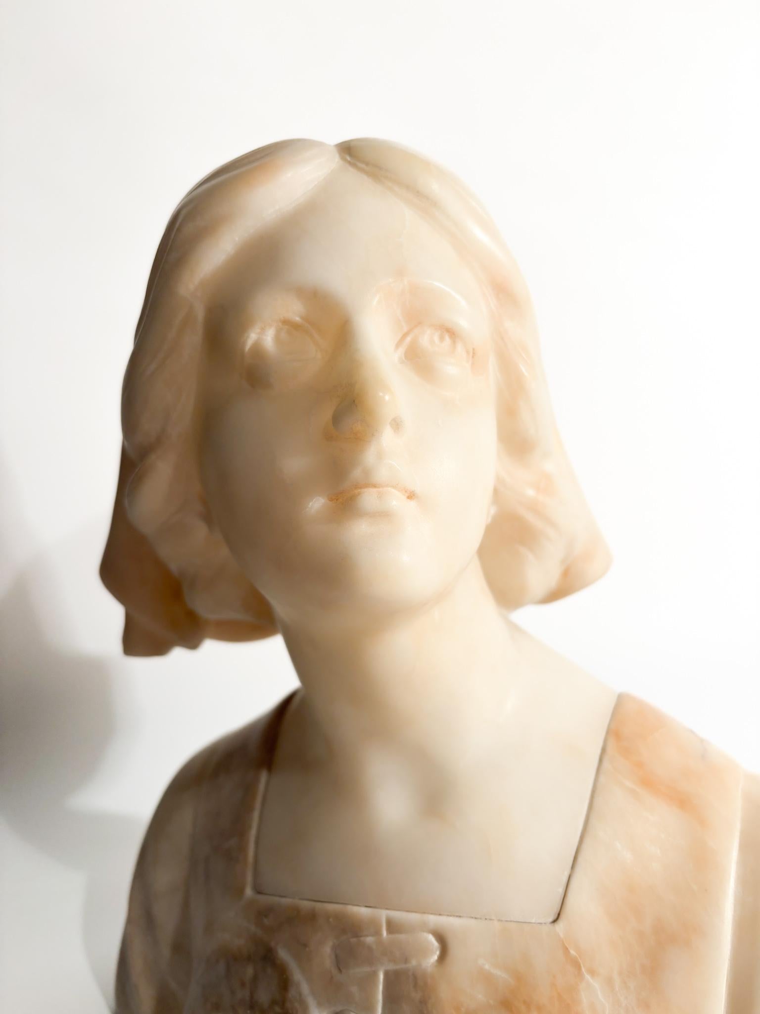 Alabaster Bust of Joan of Arc Attributed to Giuseppe Bessi Early XX Century For Sale 1