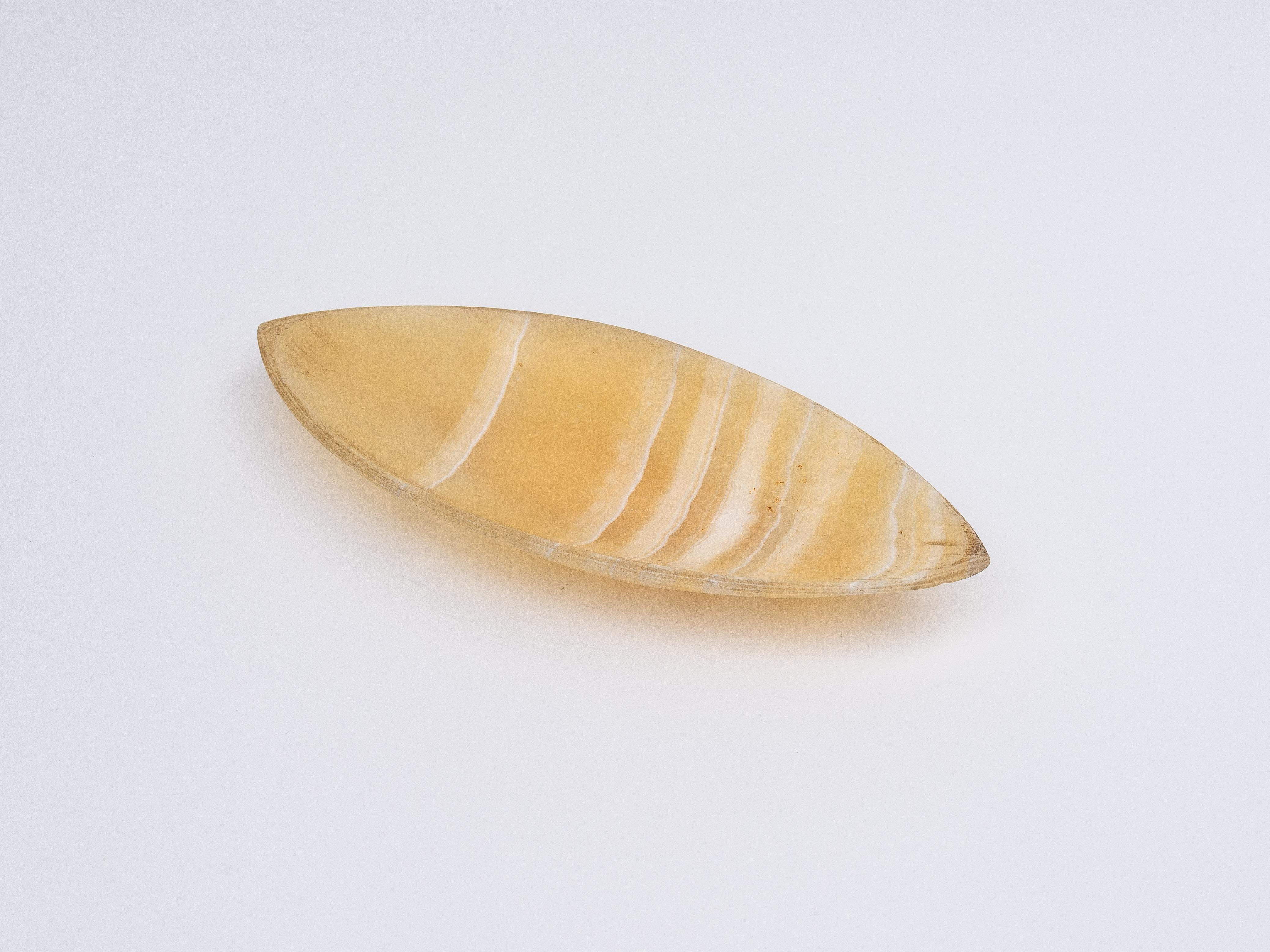 Dekorative Schale aus Alabaster - Gelbe Stone Schale / Trinket -  Italien 1970er Jahre (Geschnitzt) im Angebot