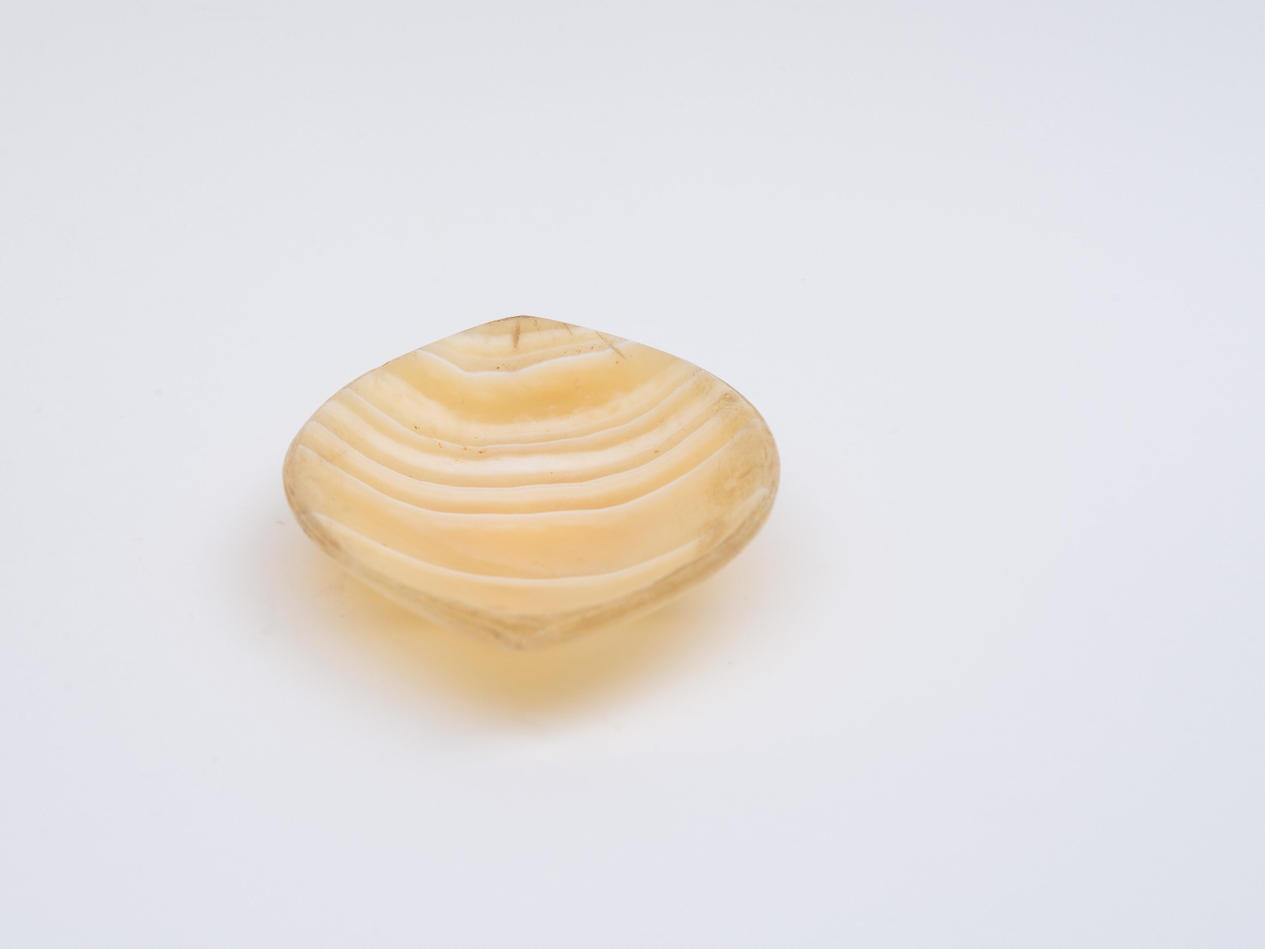 Dekorative Schale aus Alabaster - Gelbe Stone Schale / Trinket -  Italien 1970er Jahre (Stein) im Angebot
