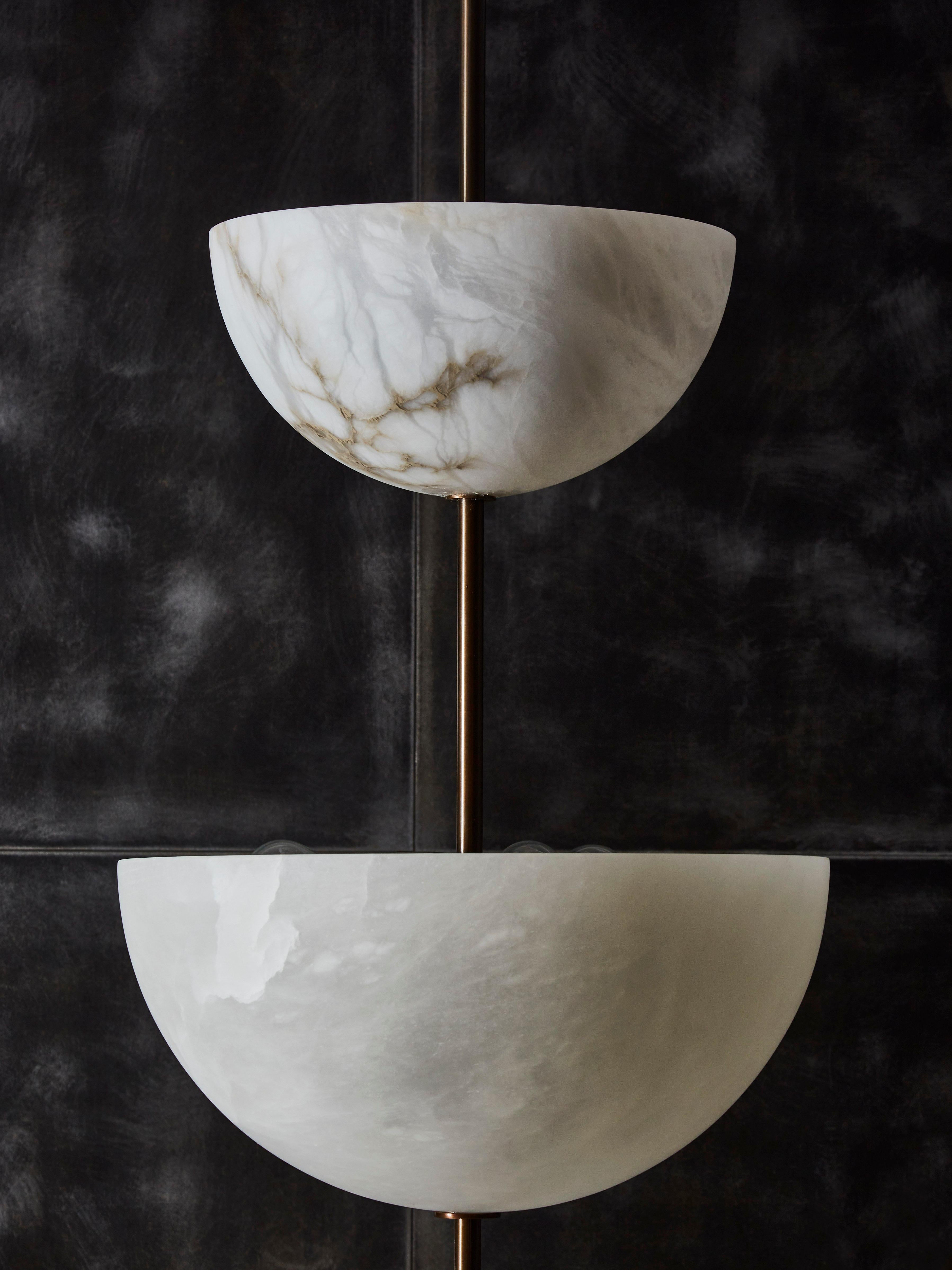 italien Suspension verticale en demi-sphères en albâtre de Glustin Luminaires en vente