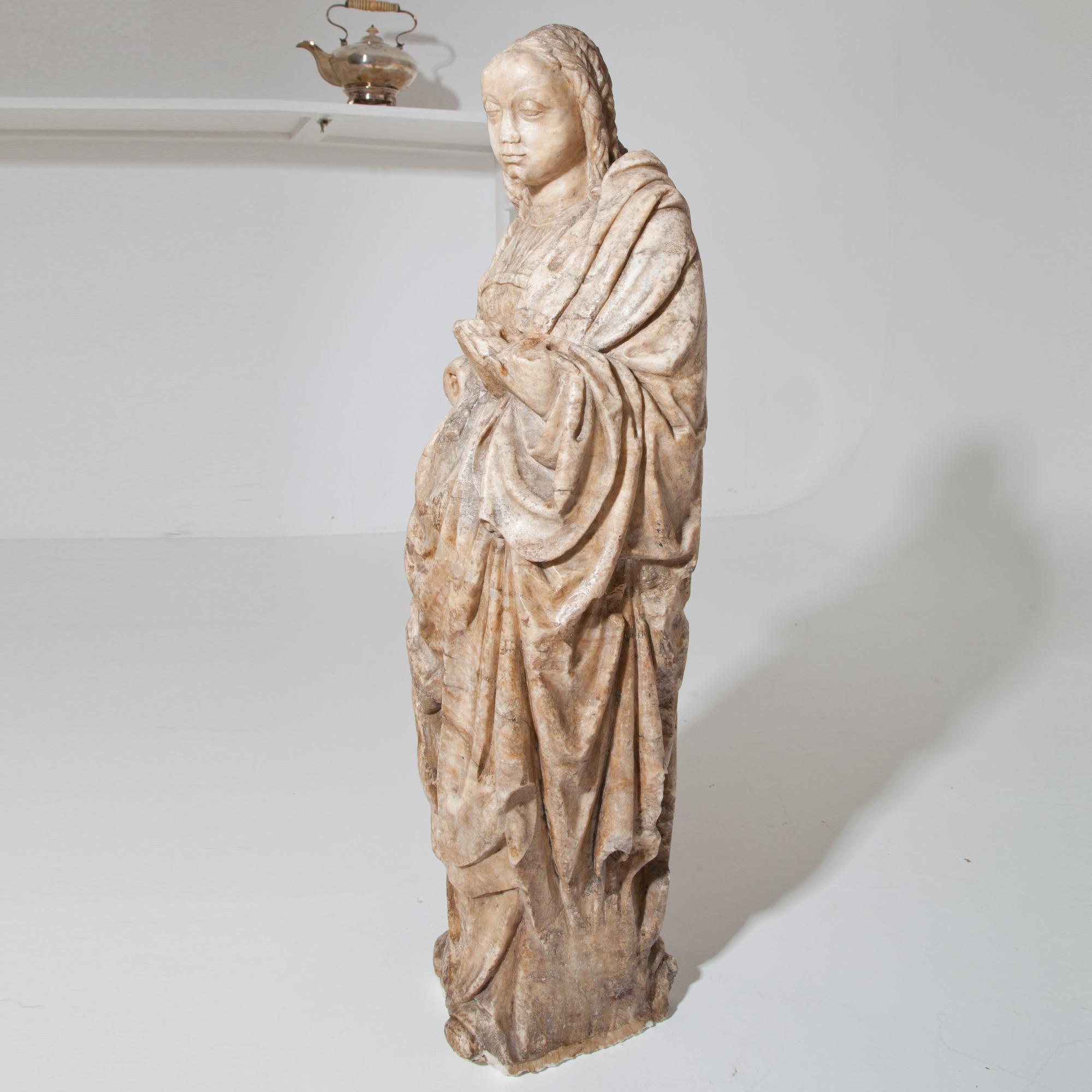 Alabaster Madonna, Northern France, 16th Century For Sale 9