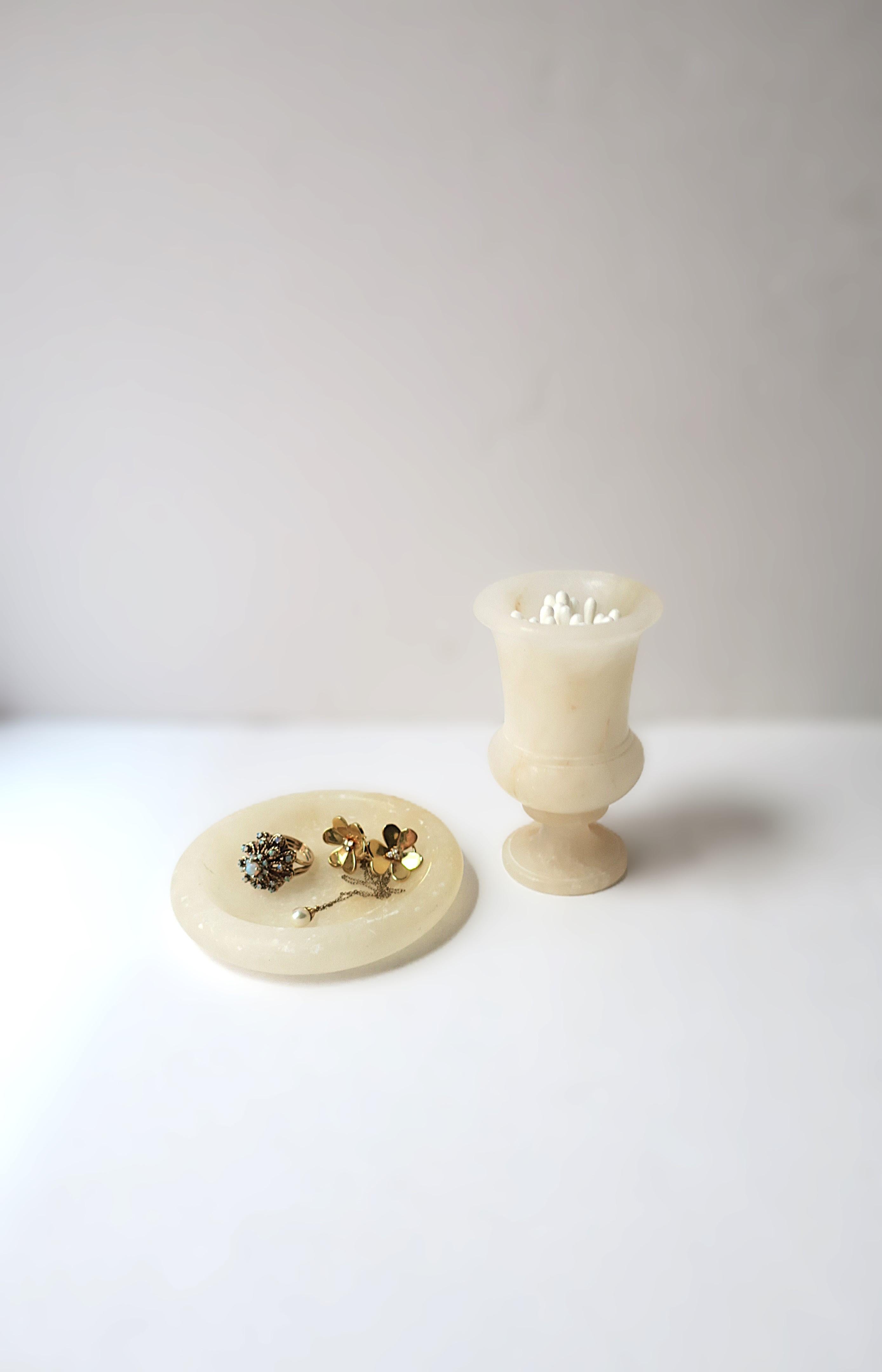 Alabaster Marble Jewelry Dish For Sale 4