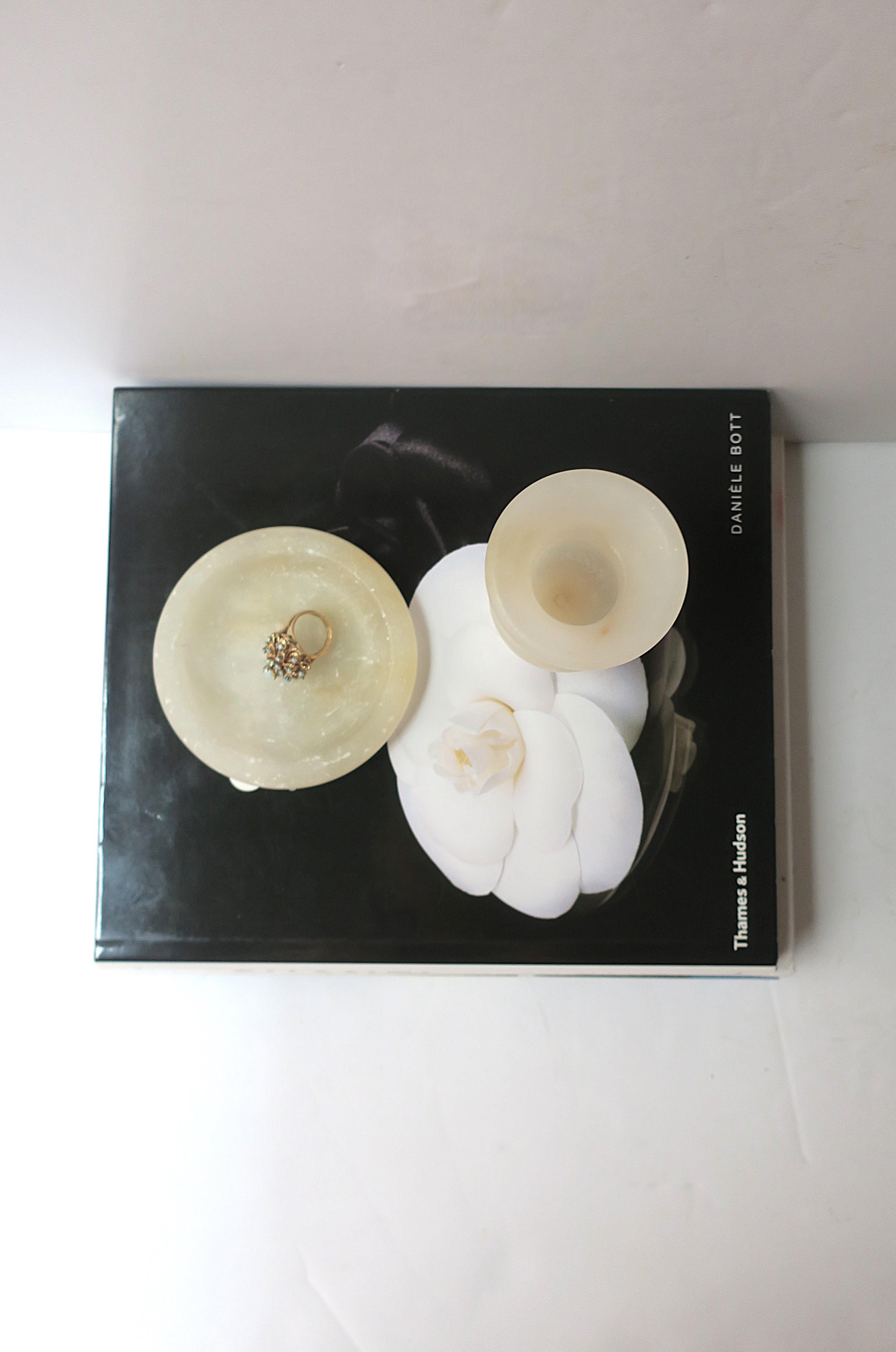 Alabaster Marble Jewelry Dish For Sale 2