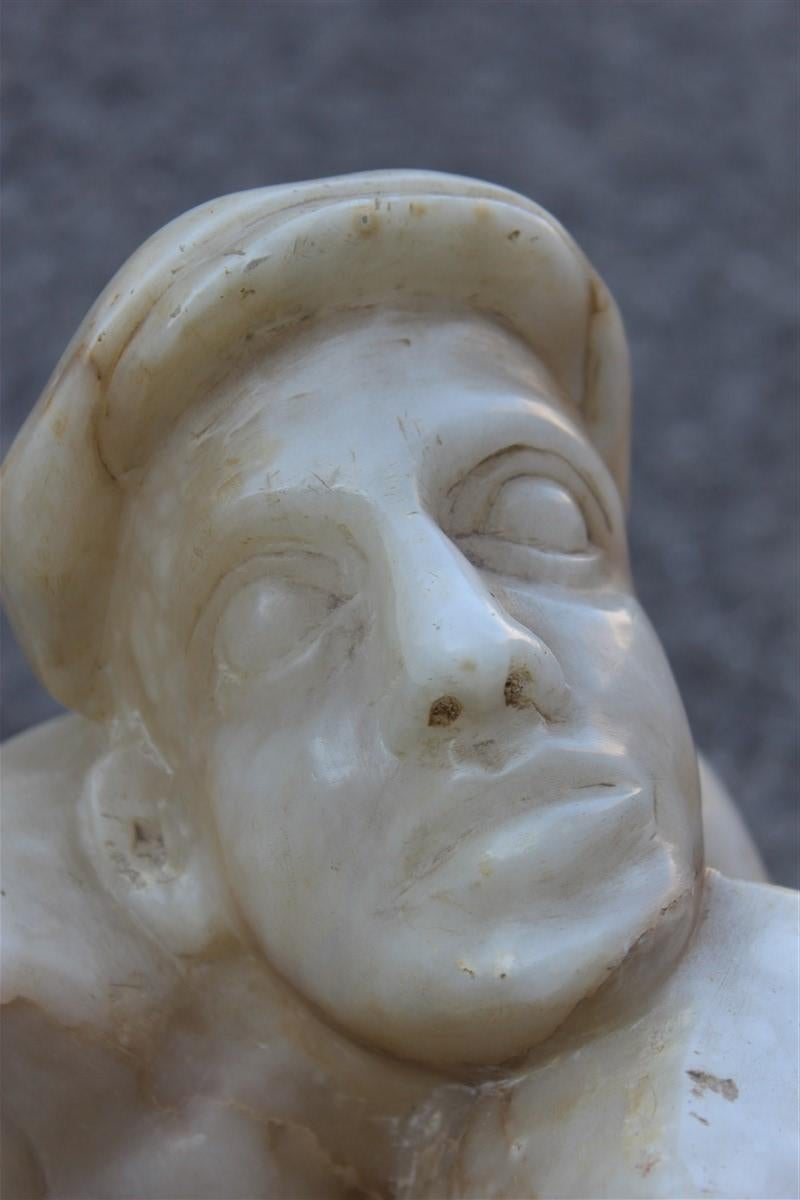 Sculpture en marbre albâtre Design italien 1970 Homme mineur en vente 5