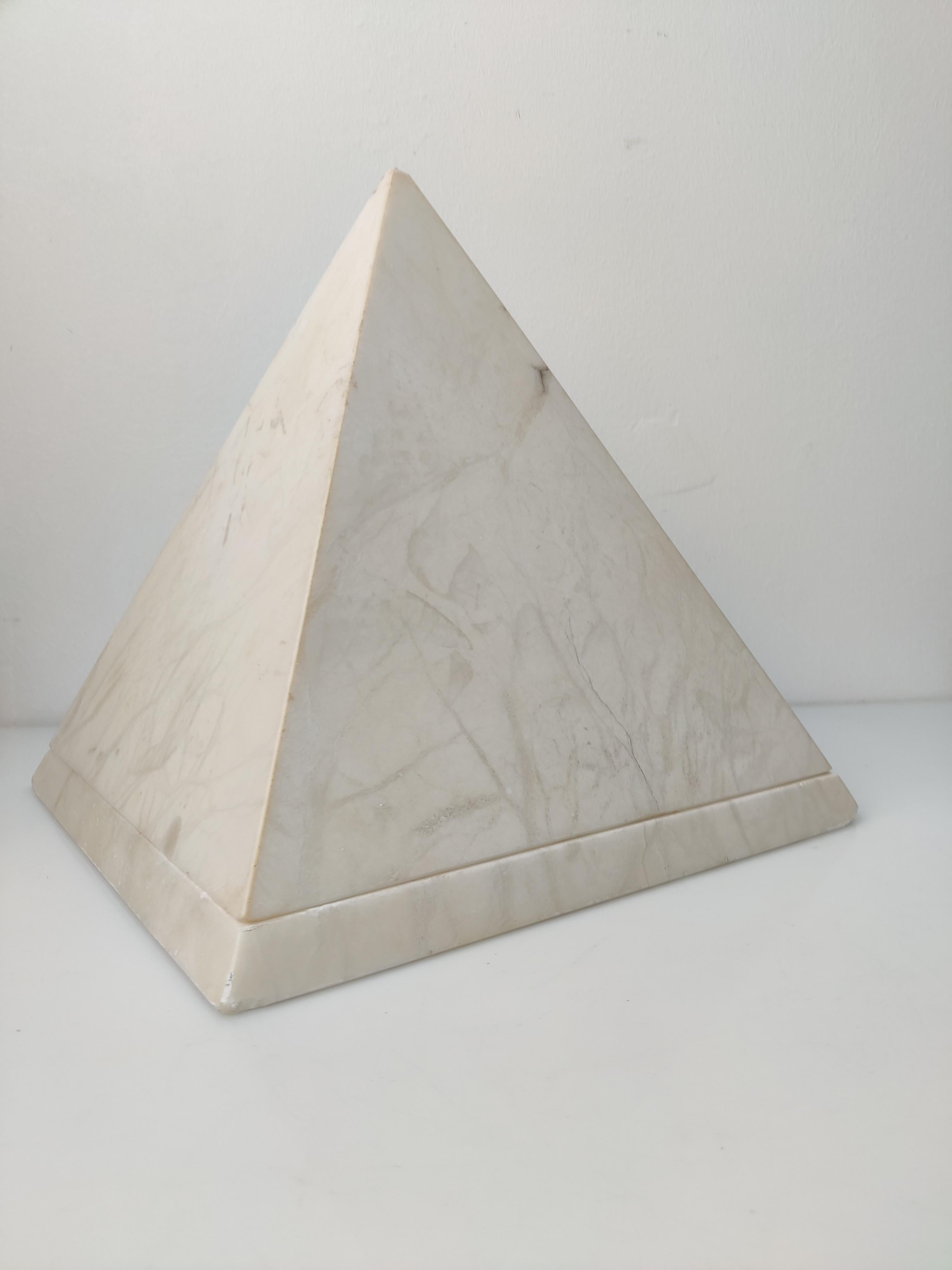 Alabaster Pyramid Lamp In Fair Condition In Benalmadena, ES