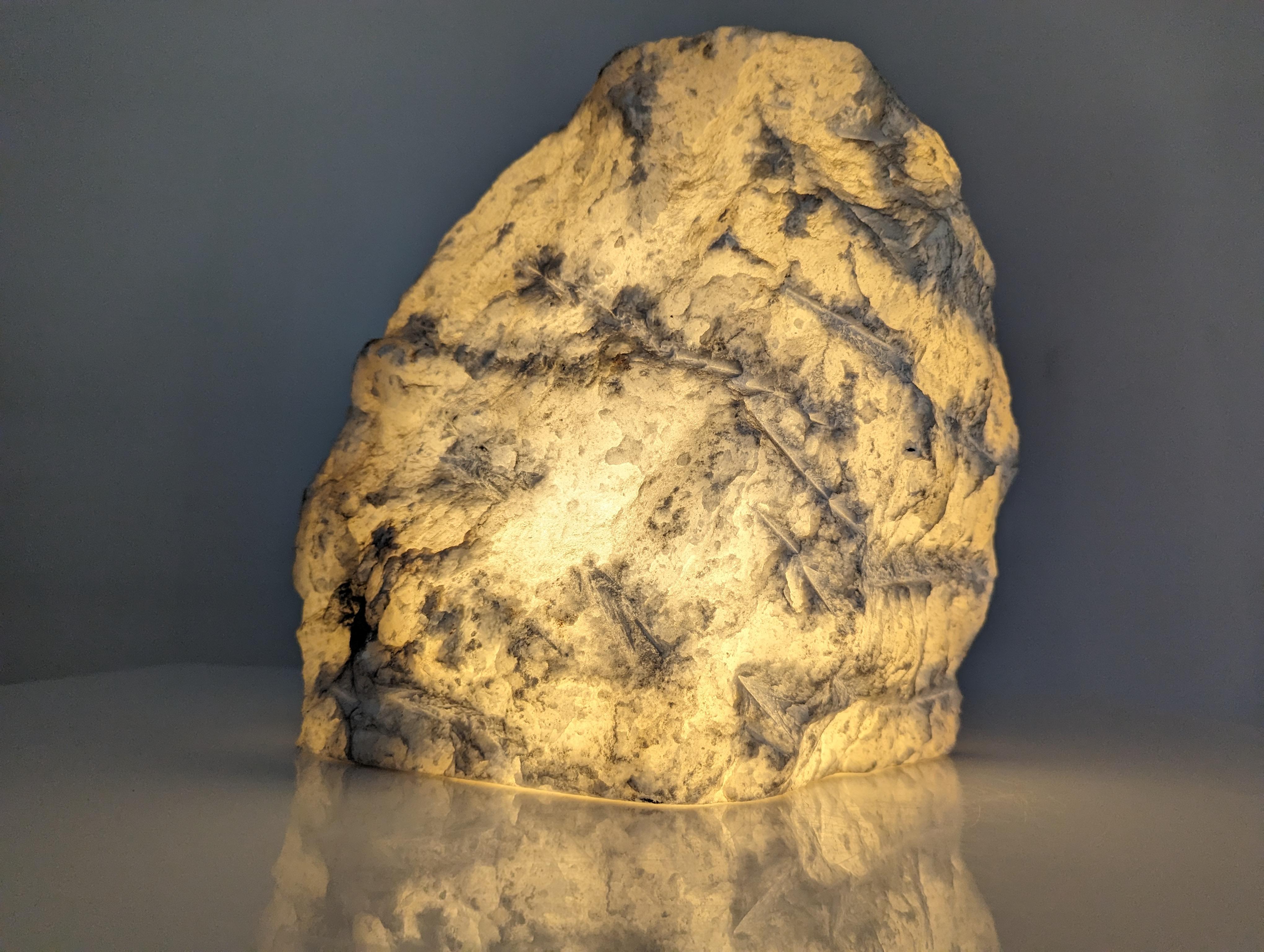 Alabaster Rock Lamp In Good Condition For Sale In Benalmadena, ES