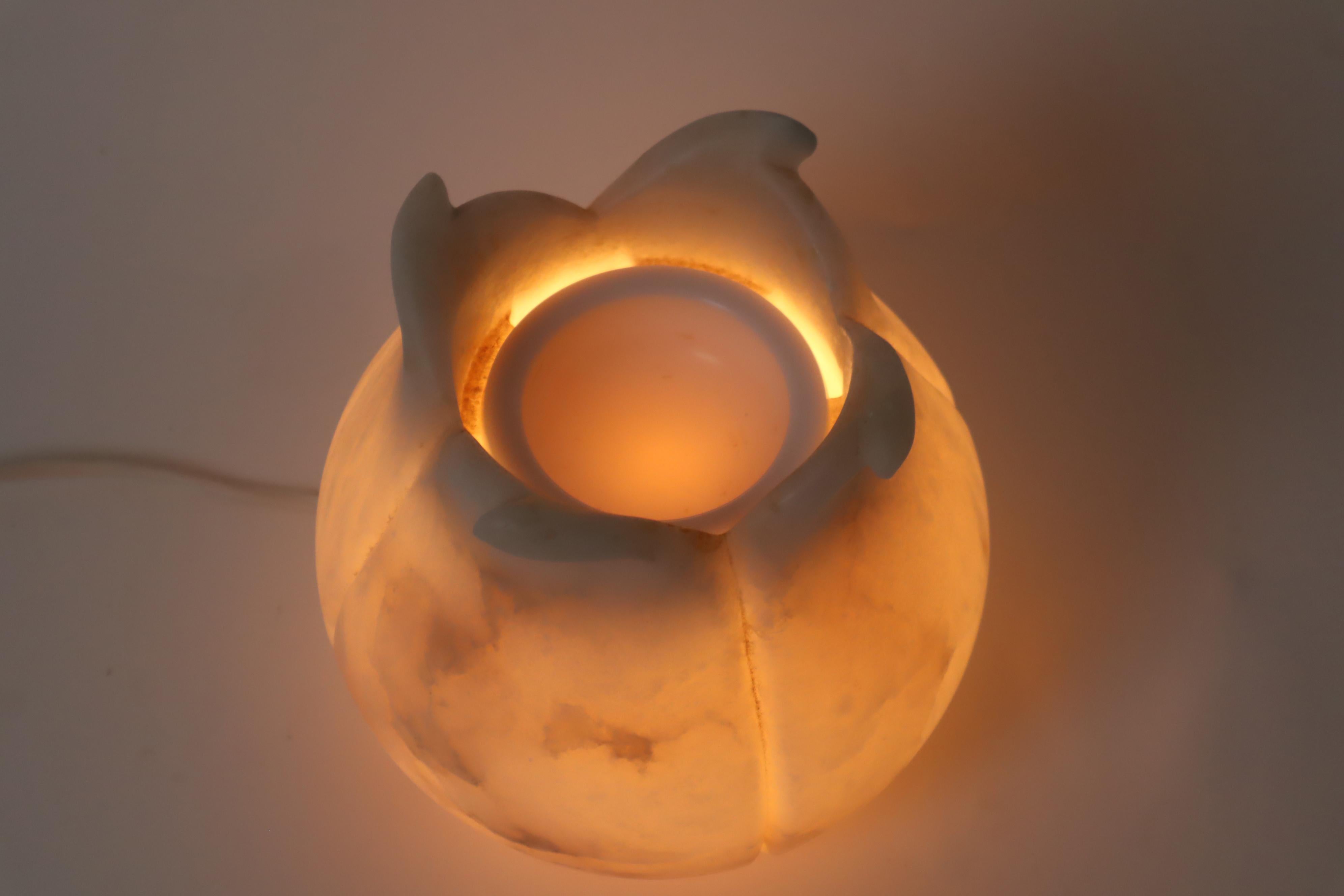 Lampe à parfum d'albâtre en forme de fleur de lotus 1980, Italie Bon état - En vente à Hannover, DE