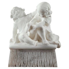 Alabaster-Skulptur von Guglielmo Pugi, Kinder beim Spielen, Alabaster