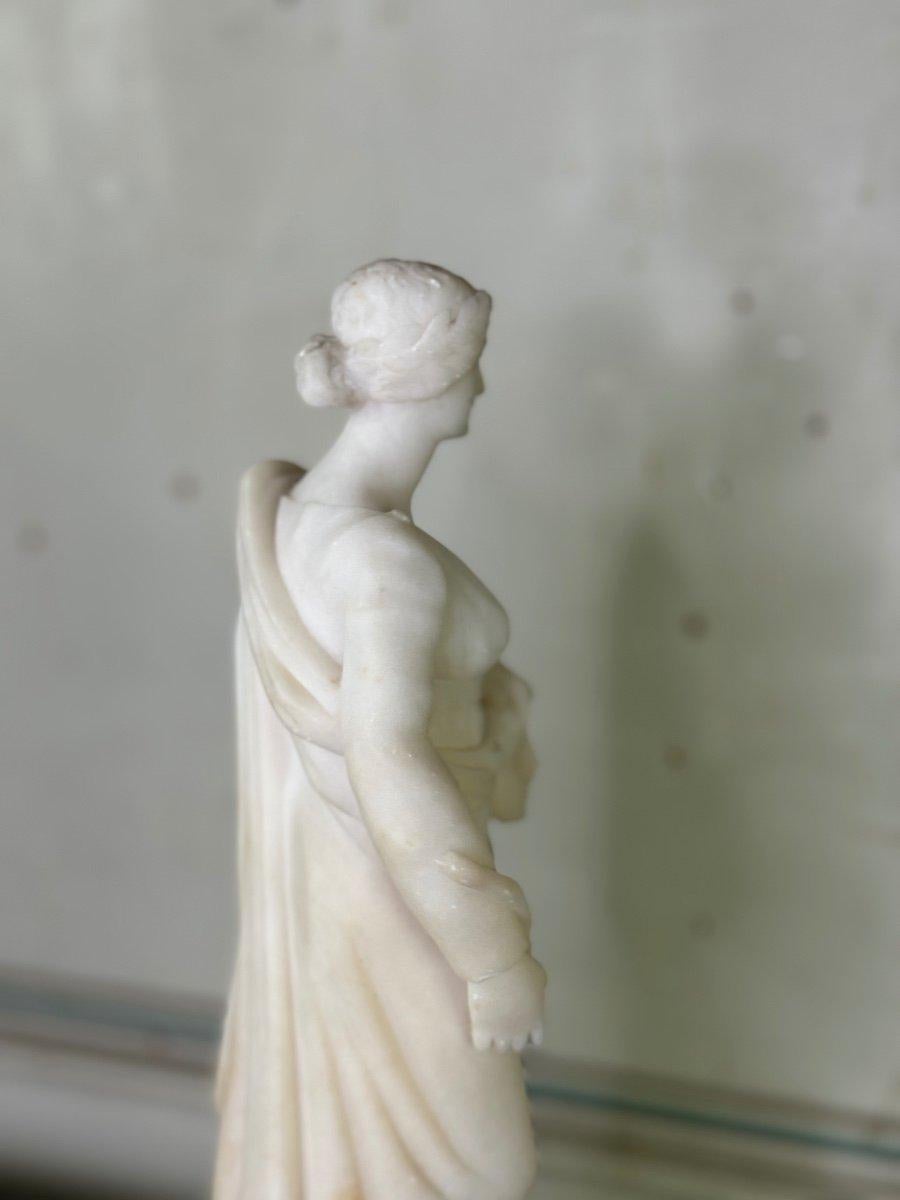 Alabaster Sculpture, Lady With Mask In The Taste Of Antique, 19th Century For Sale 3