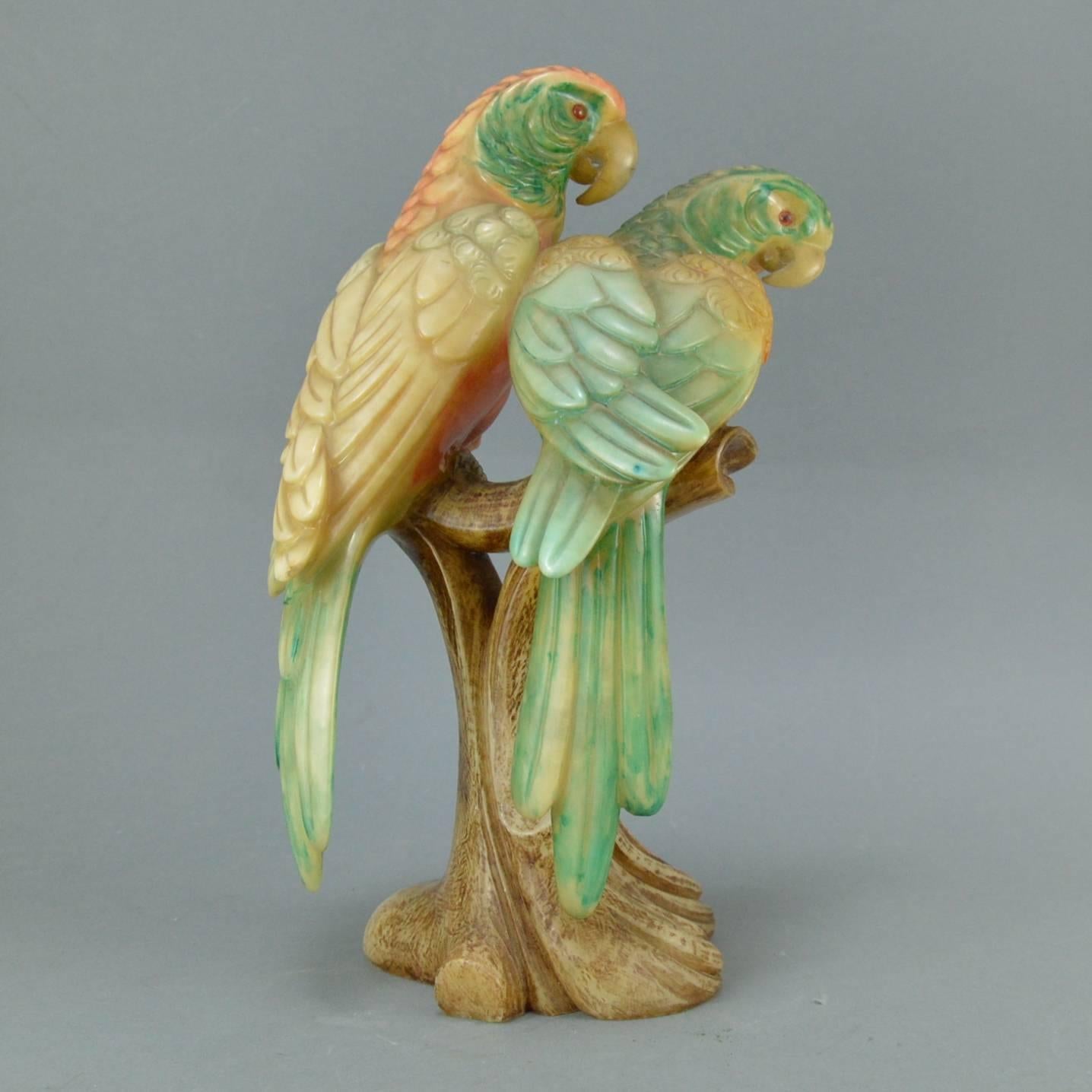 Alabaster Sculpture Representing a Couple of Parrots In Excellent Condition In Brussels, BE