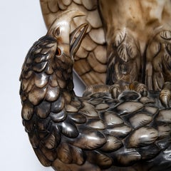 Escultura de alabastro firmada C. Olivieri con pedestal de mármol, Italia, hacia 1900